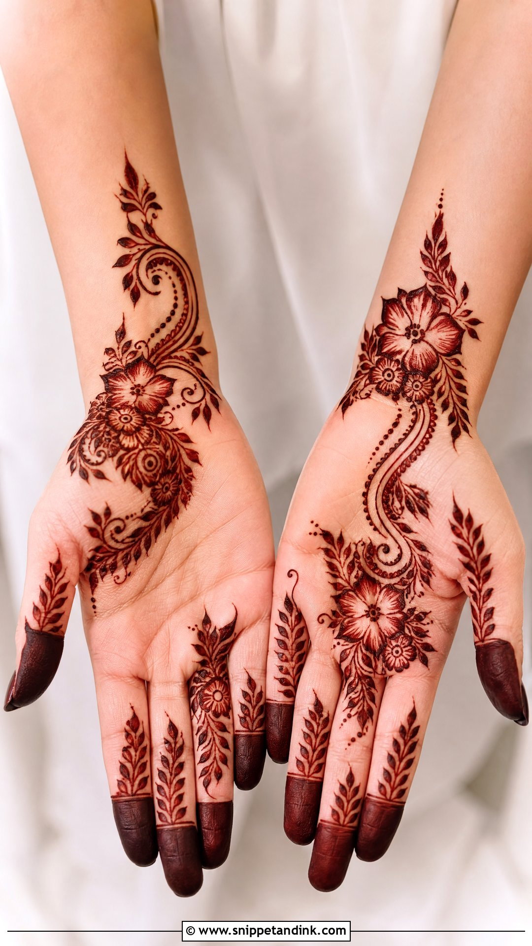 Simple Gulf Bridal Mehndi Design - Snippet and Ink - 30 Simple Bridal Mehndi Designs