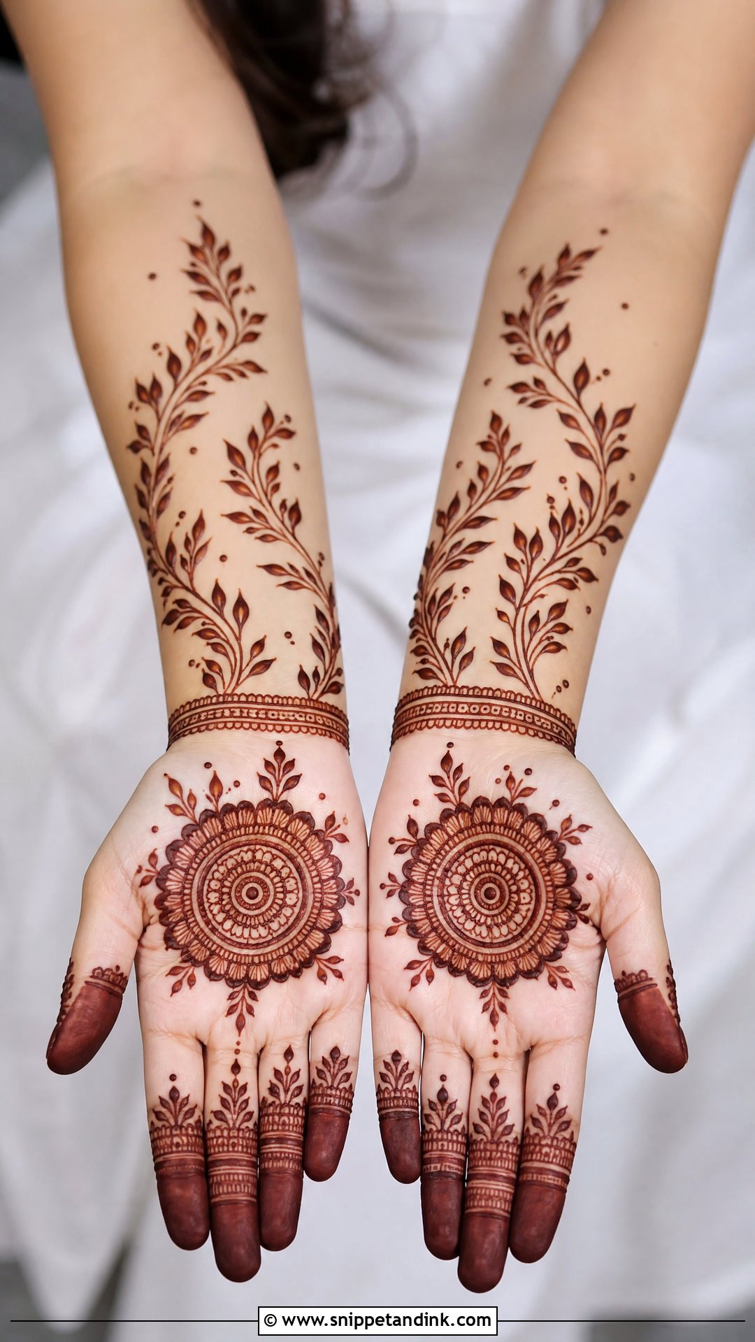Simple Half Bridal Mehndi Design - Snippet and Ink - 25 Half Bridal Mehndi Designs