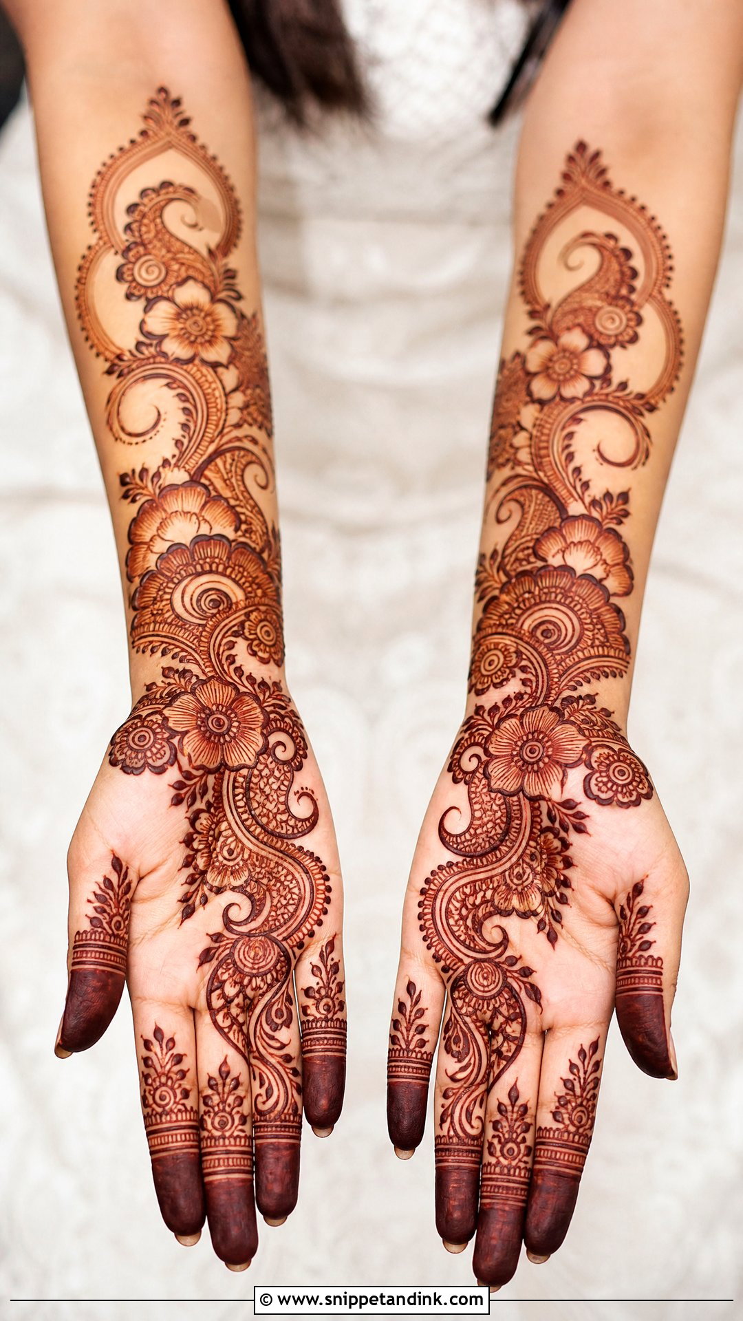 Simple Indo Arabic Bridal Mehndi Design - Snippet and Ink - 20 Simple Mehindi Bridal Designs