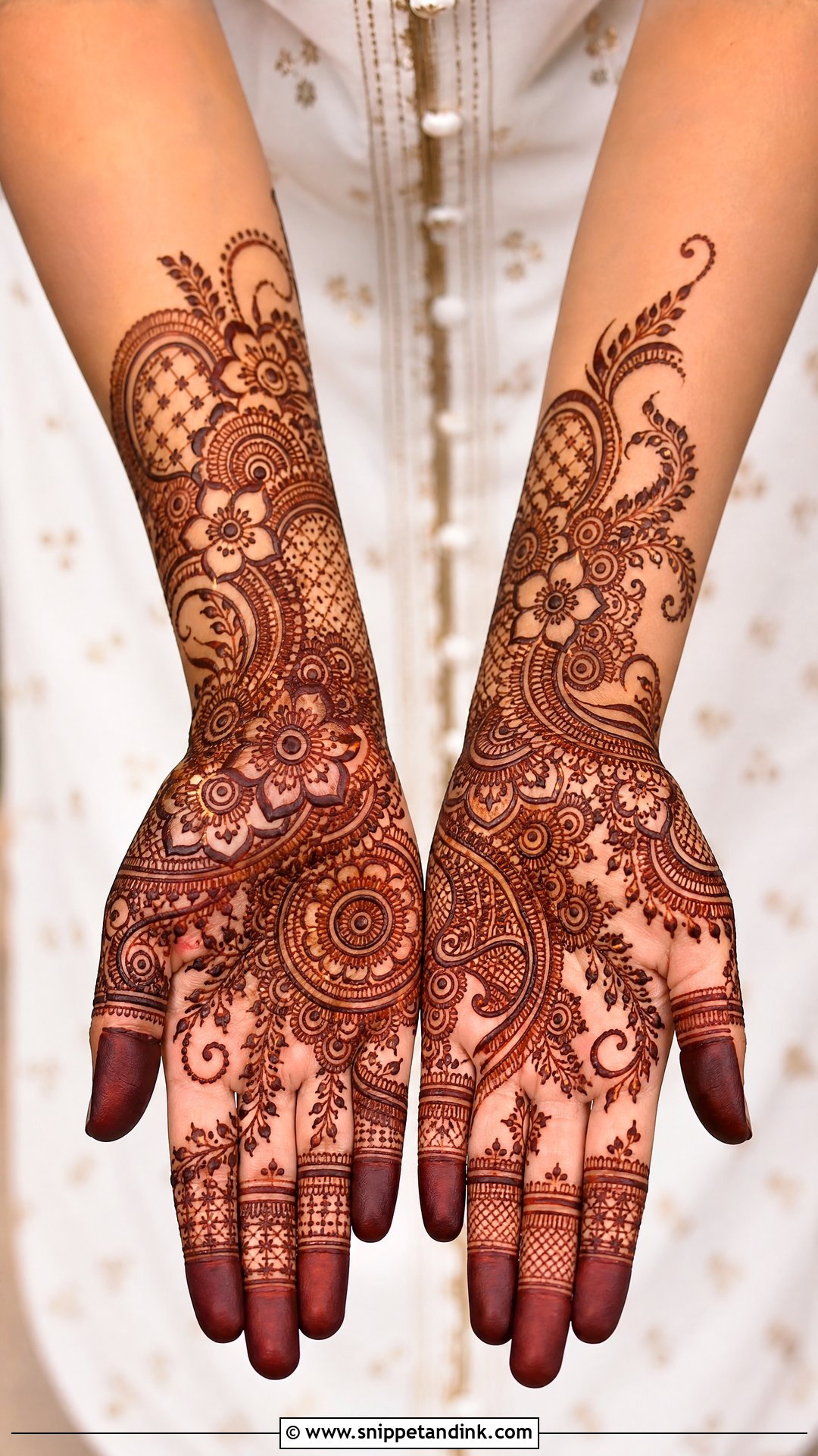 Simple Indo Arabic Bridal Mehndi - Snippet and Ink - 20 Simple Bride Mehndi Designs
