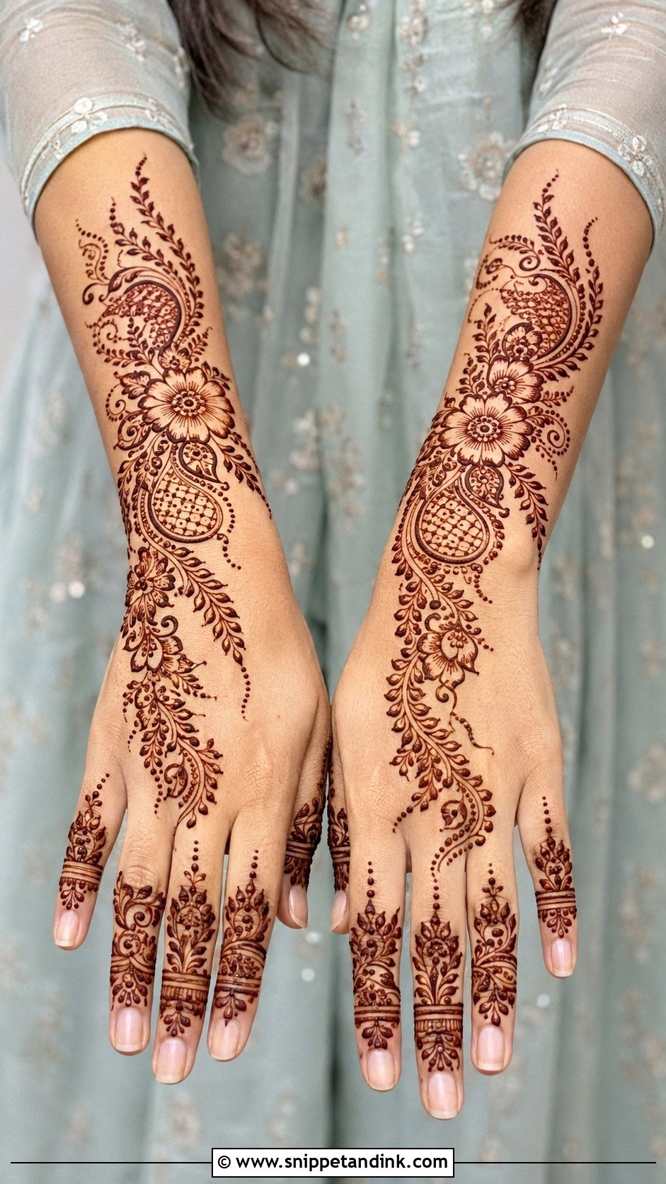 Simple Indo Arabic Mehndi Design - Snippet and Ink - 30 Simple and Easy Mehndi Designs