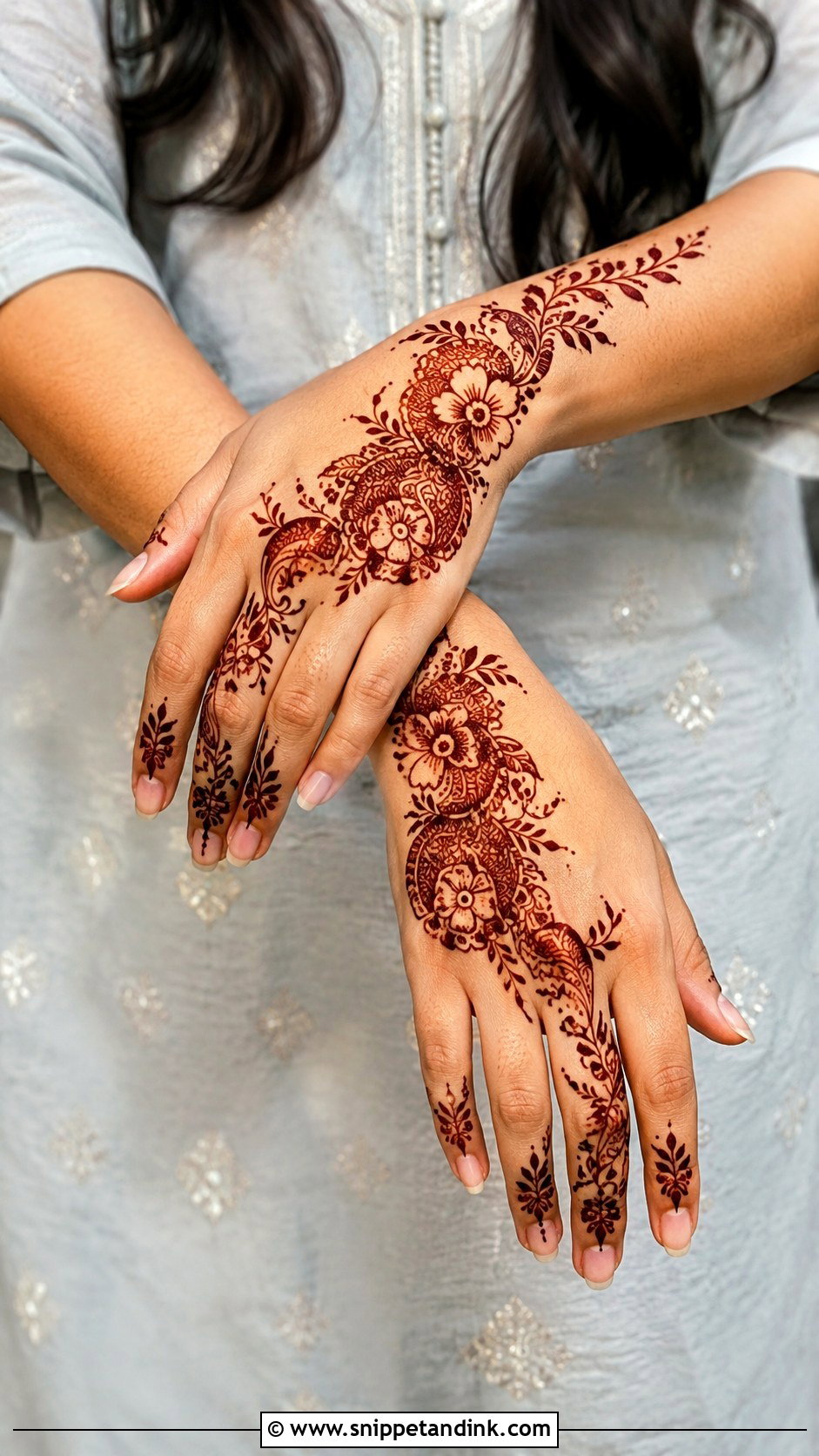 Simple Indo Arabic Mehndi Design - Snippet and Ink - 35 Latest Simple Mehndi Designs