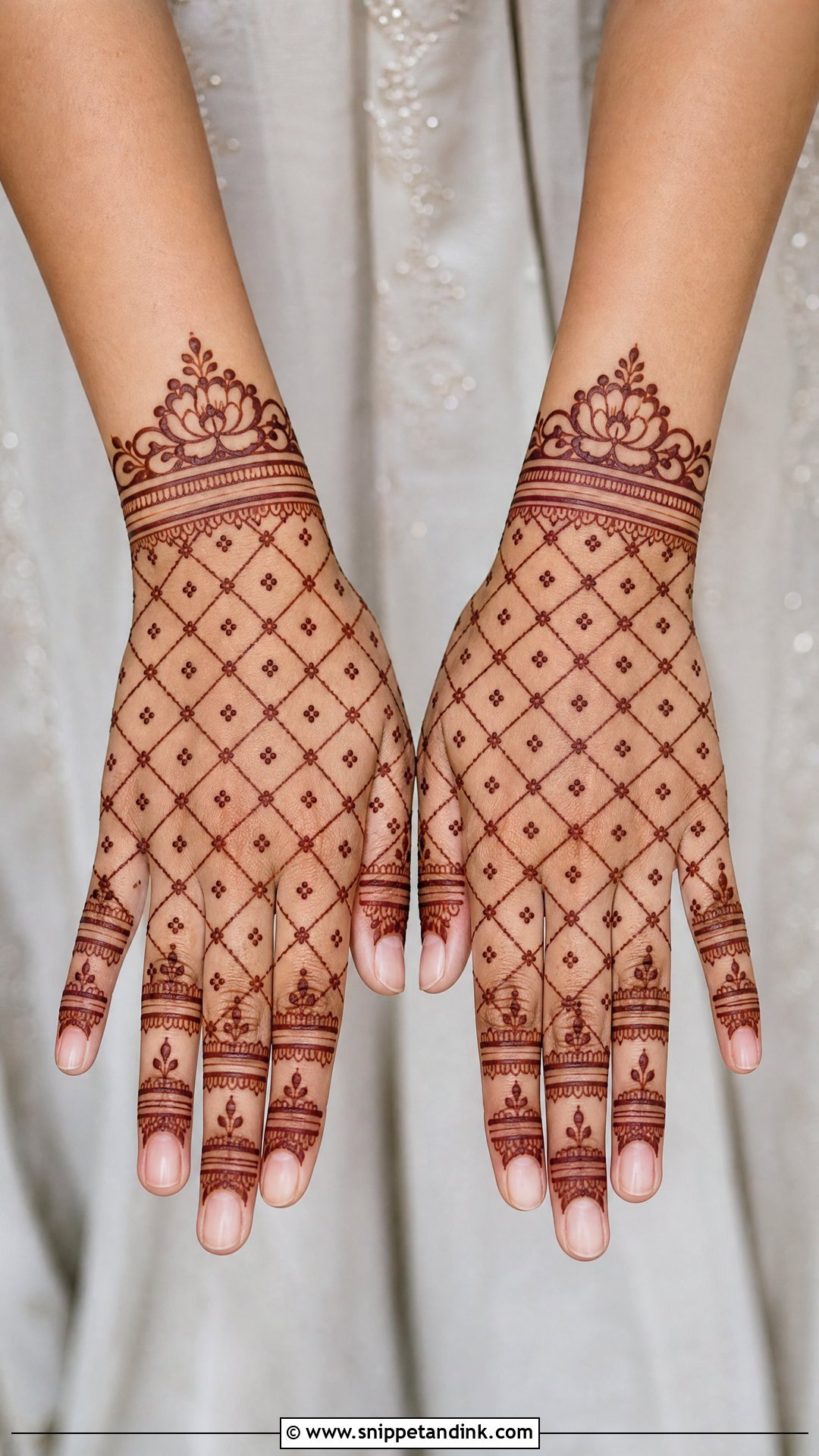Simple Jaal Mehndi Design - Snippet and Ink - 30 Simple and Stylish Mehndi Designs