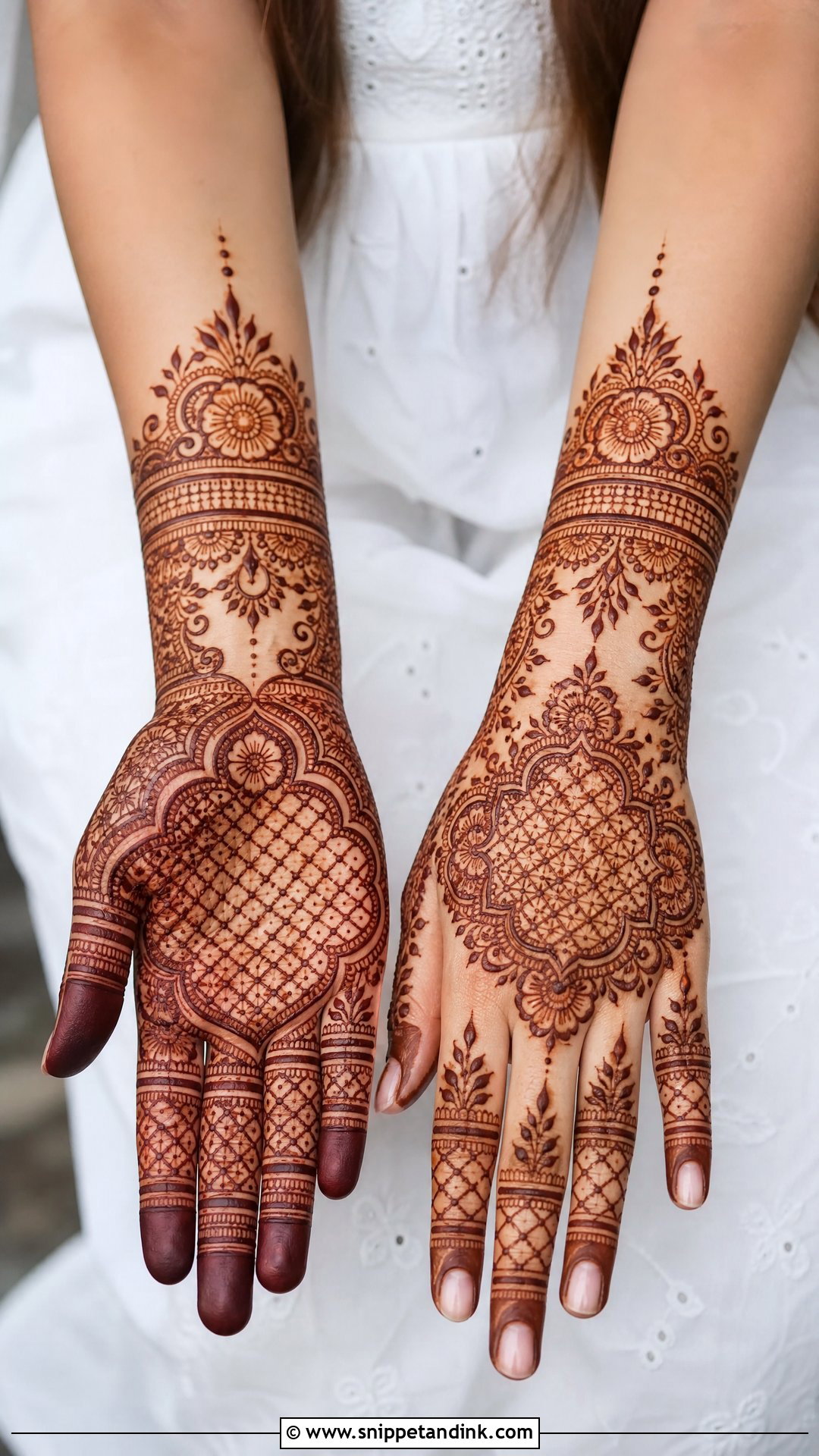 Simple Jaali Bridal Mehndi Design - Snippet and Ink - 20 Simple Easy Bridal Mehndi Designs