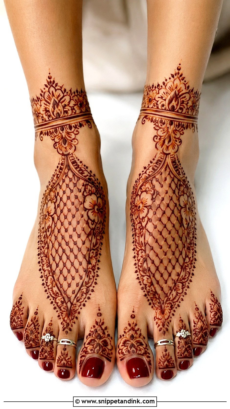Simple Jaali Leg Mehndi Design - Snippet and Ink - 35 Simple Easy Leg Mehndi Designs