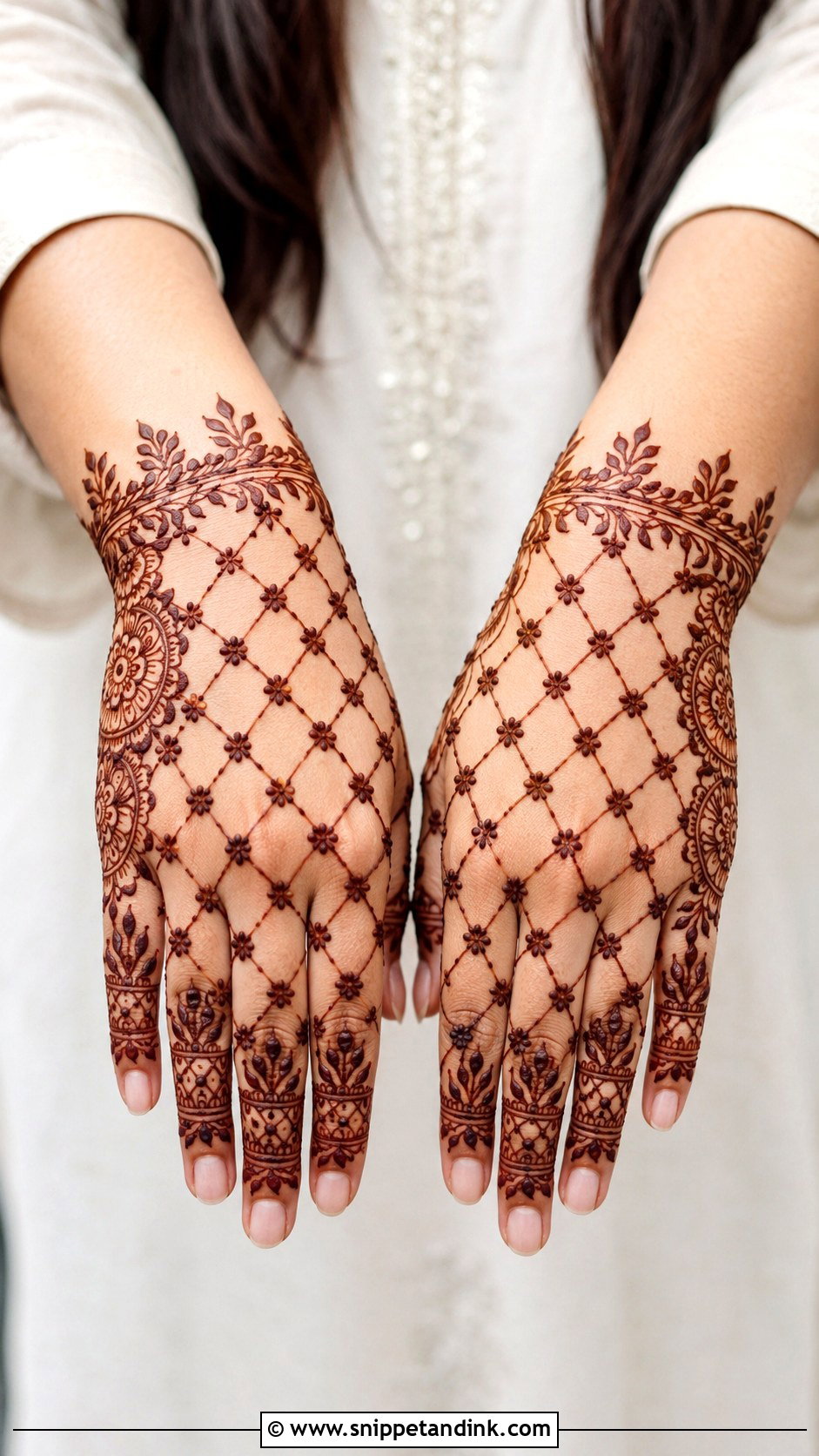 Simple Jaali Mehndi Design - Snippet and Ink - 35 Simplest Mehndi Designs