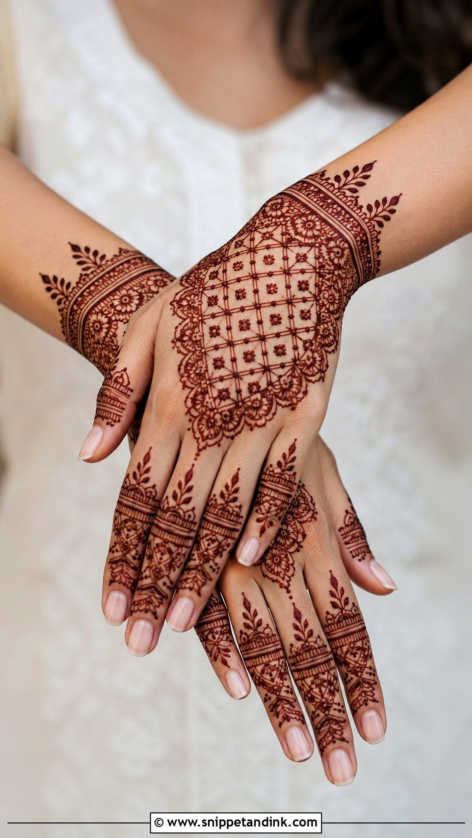 Simple Jaali Mehndi Design - Snippet and Ink - 35 Latest Simple Mehndi Designs