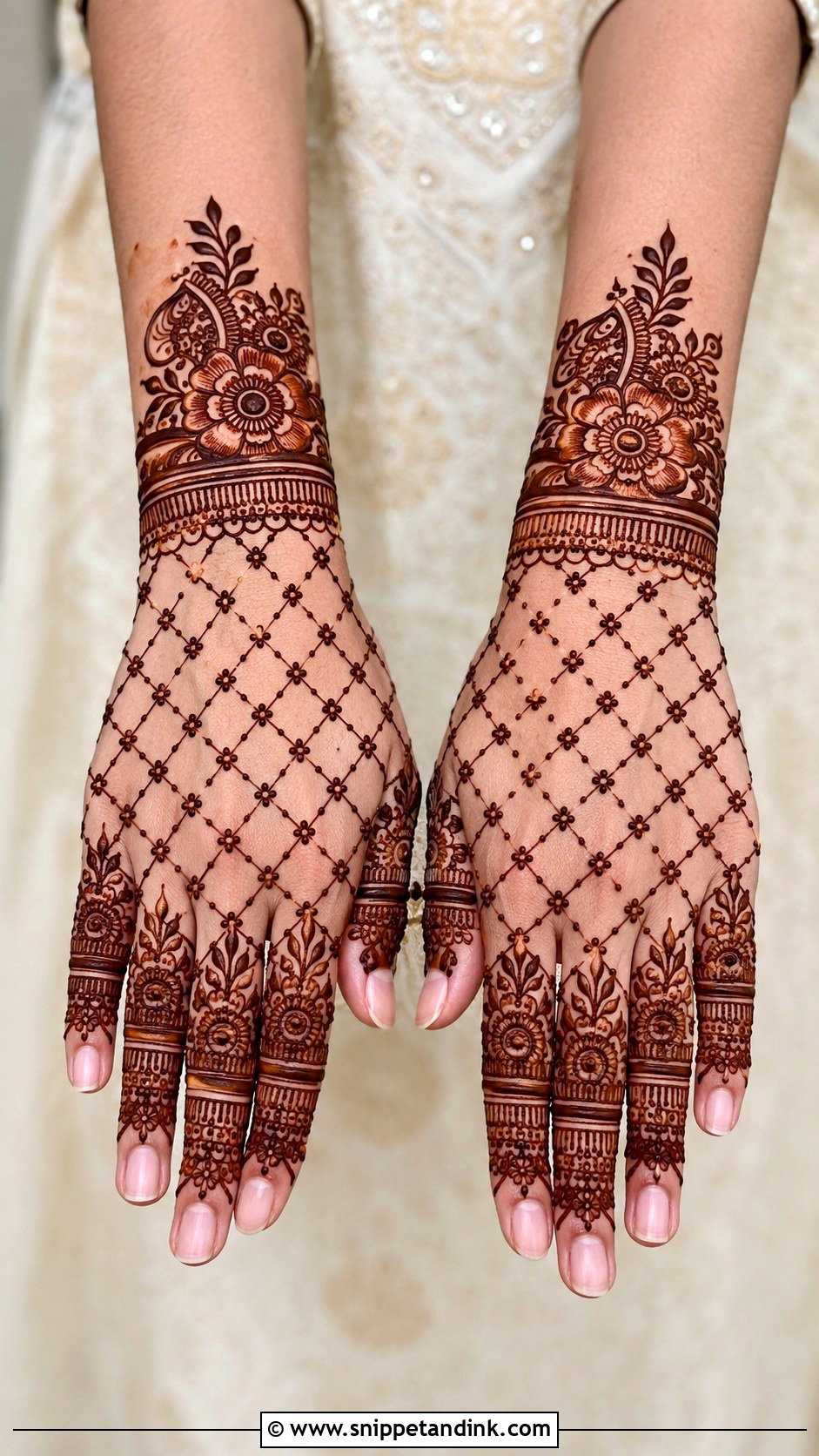 Simple Jaali Mehndi Design - Snippet and Ink - 35 Simple Easy Mehndi Designs