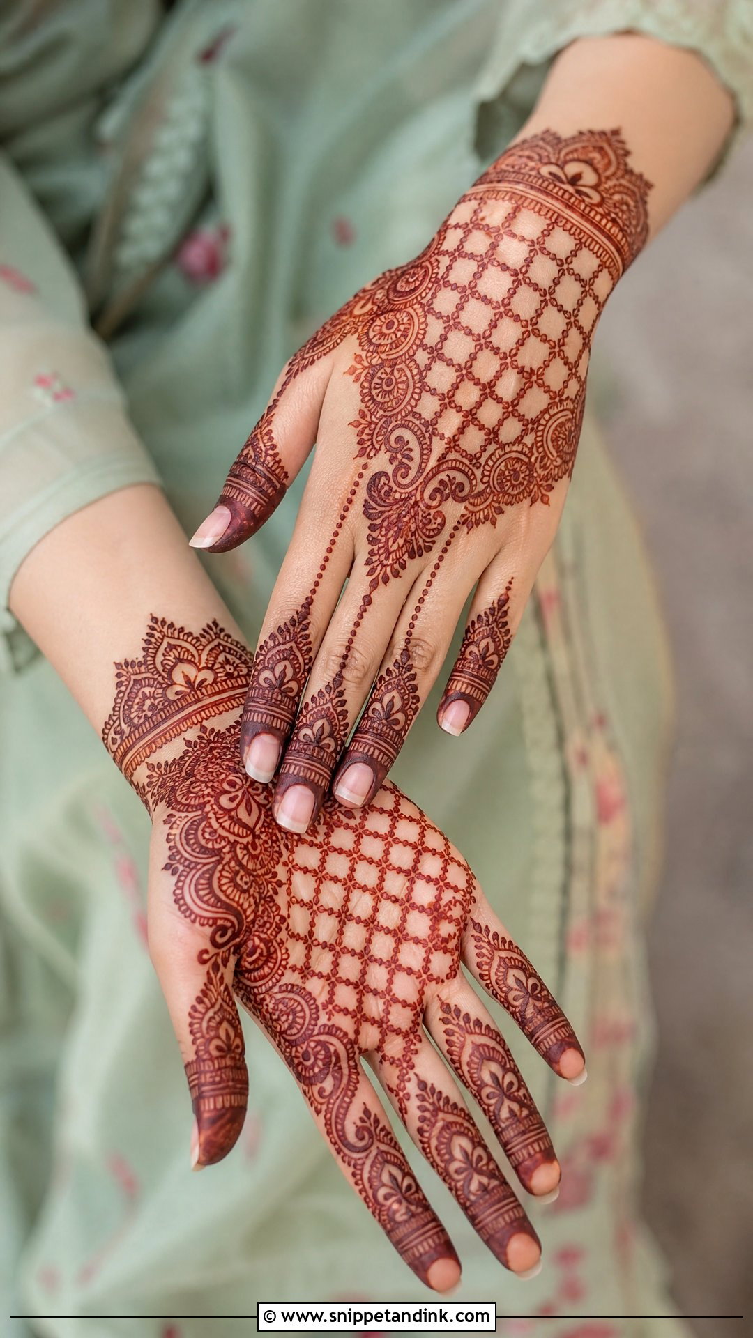 Simple Jaali Wedding Mehndi Design - Snippet and Ink - 25 Simple Wedding Mehndi Designs