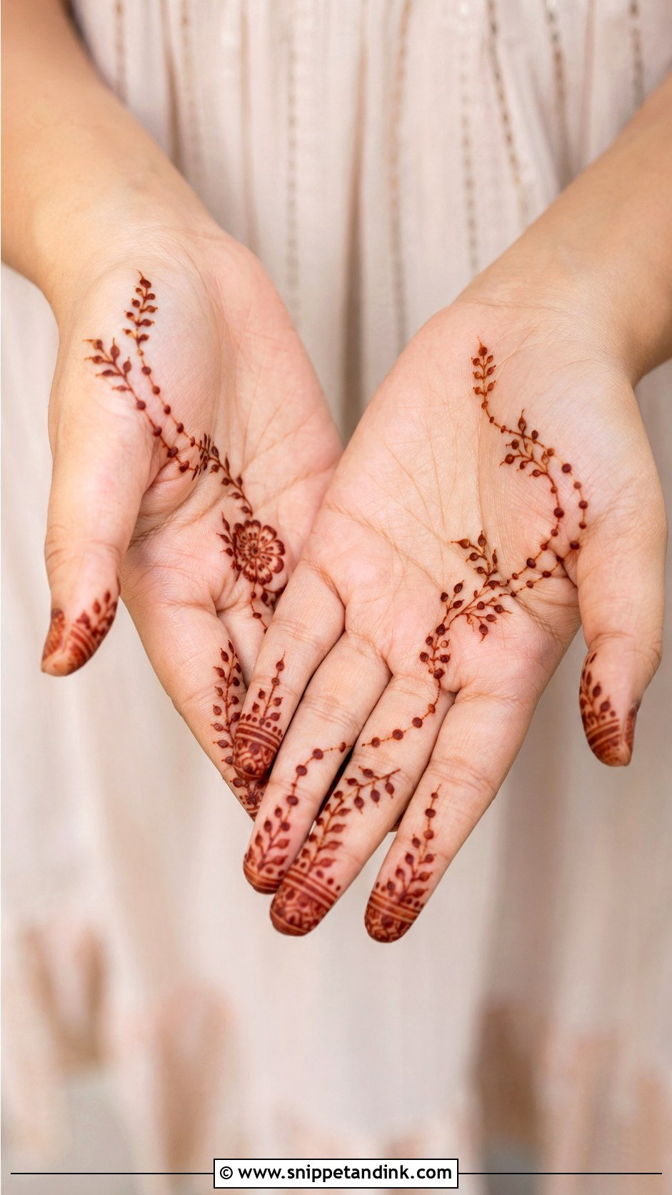 Simple Khafif Mehndi Design - Snippet and Ink - 35 Khafif Mehndi Designs