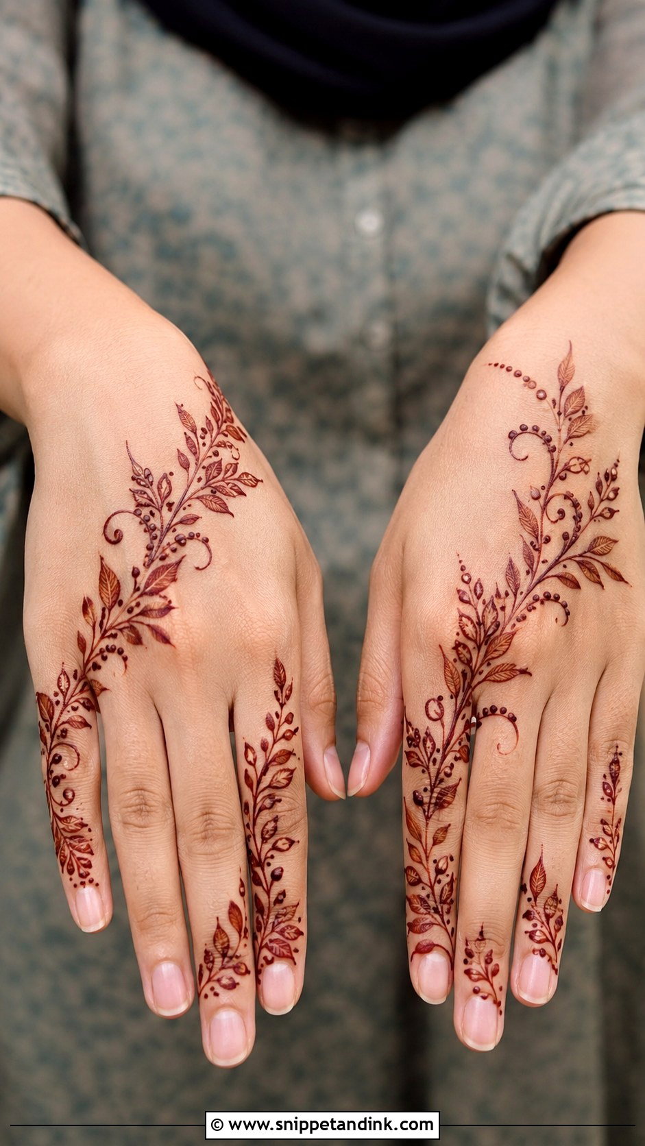 Simple Leaf Backhand Mehndi Design - Snippet and Ink - 35 Simple Backhand Mehndi Designs