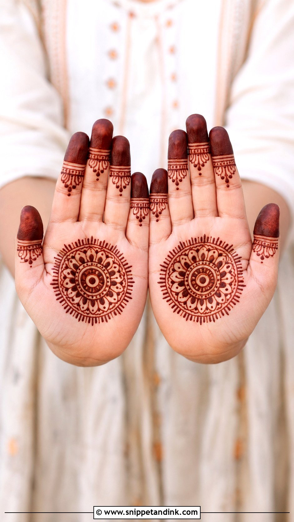 Simple Mandala Mehndi Design For Kids - Snippet and Ink - 30 Very Simple Mehndi Designs for Kids