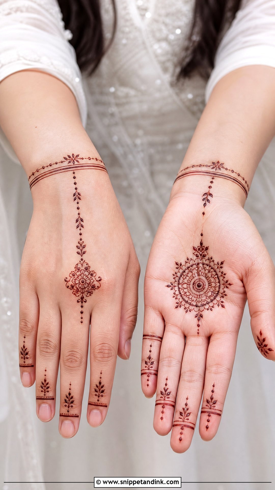 Simple Minimal Bridal Mehndi Design - Snippet and Ink - 20 Simple Mehindi Bridal Designs