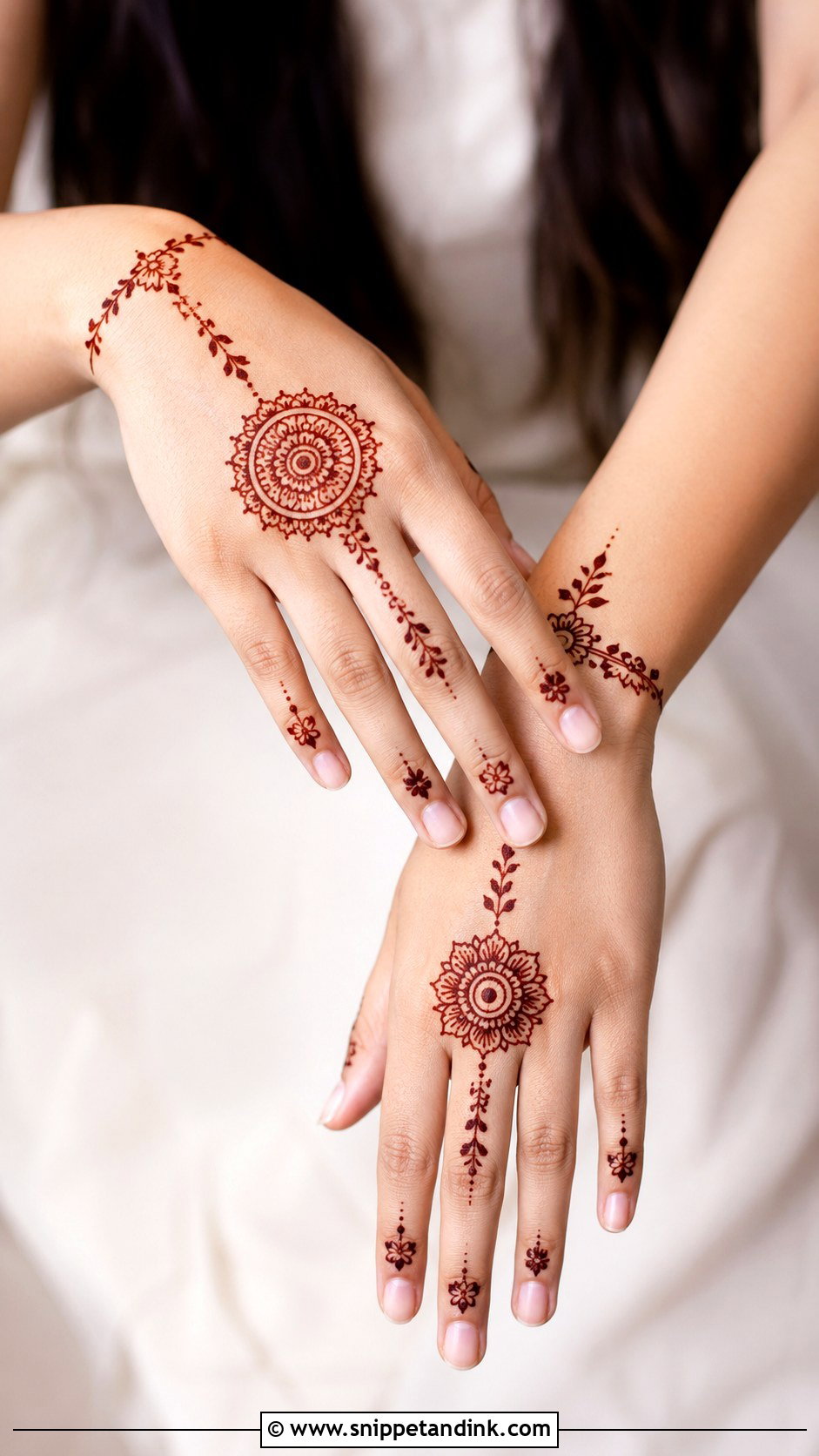 Simple Minimal Mehndi Design - Snippet and Ink - 35 Latest Simple Mehndi Designs