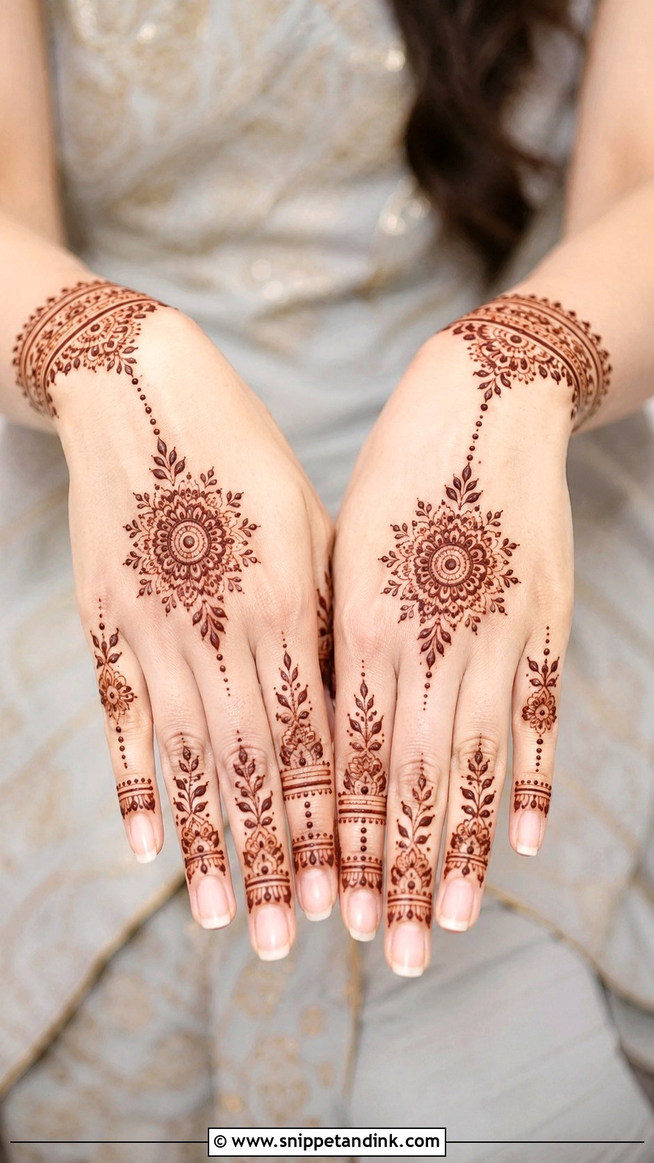 Simple Modern Arabic Mehndi Design - Snippet and Ink - 35 Simple Modern Mehndi Designs