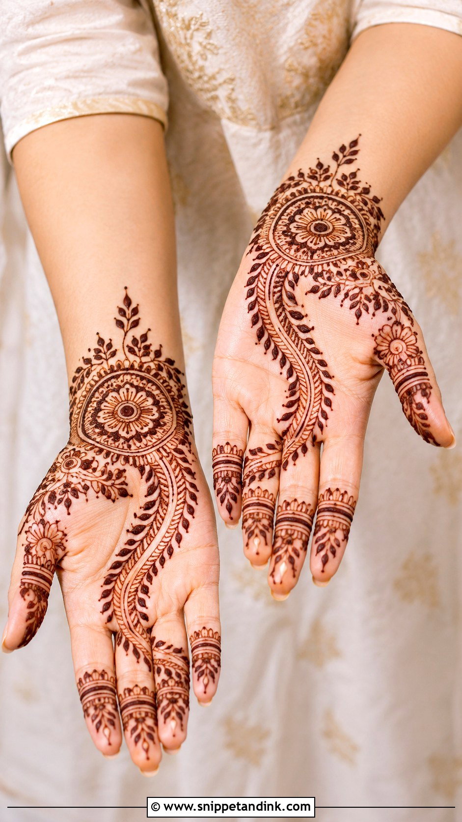 Simple Modern Front Hand Mehndi Design - Snippet and Ink - 35 Simple Modern Mehndi Designs