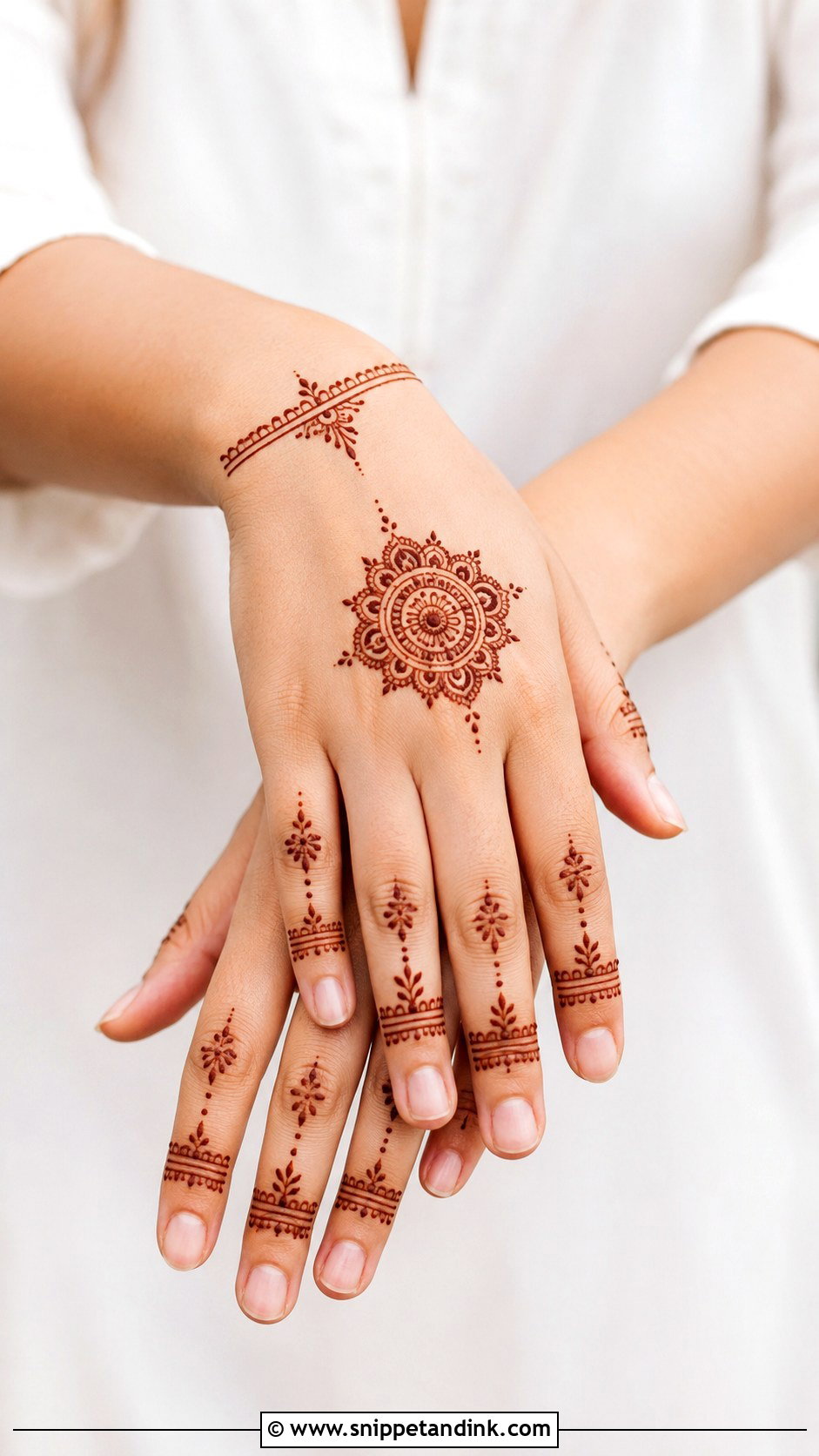 Simple Modern Mehndi Design - Snippet and Ink - 35 New Simple Mehndi Designs