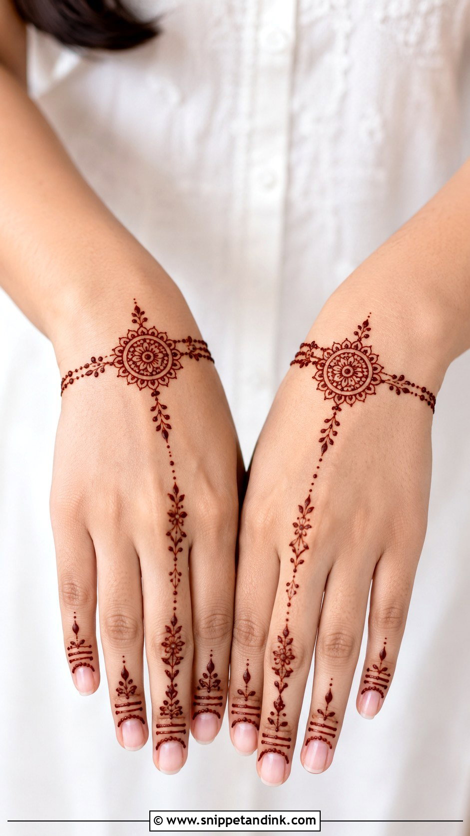 Simple Modern Mehndi Design - Snippet and Ink - 35 Simple Mehndi Designs