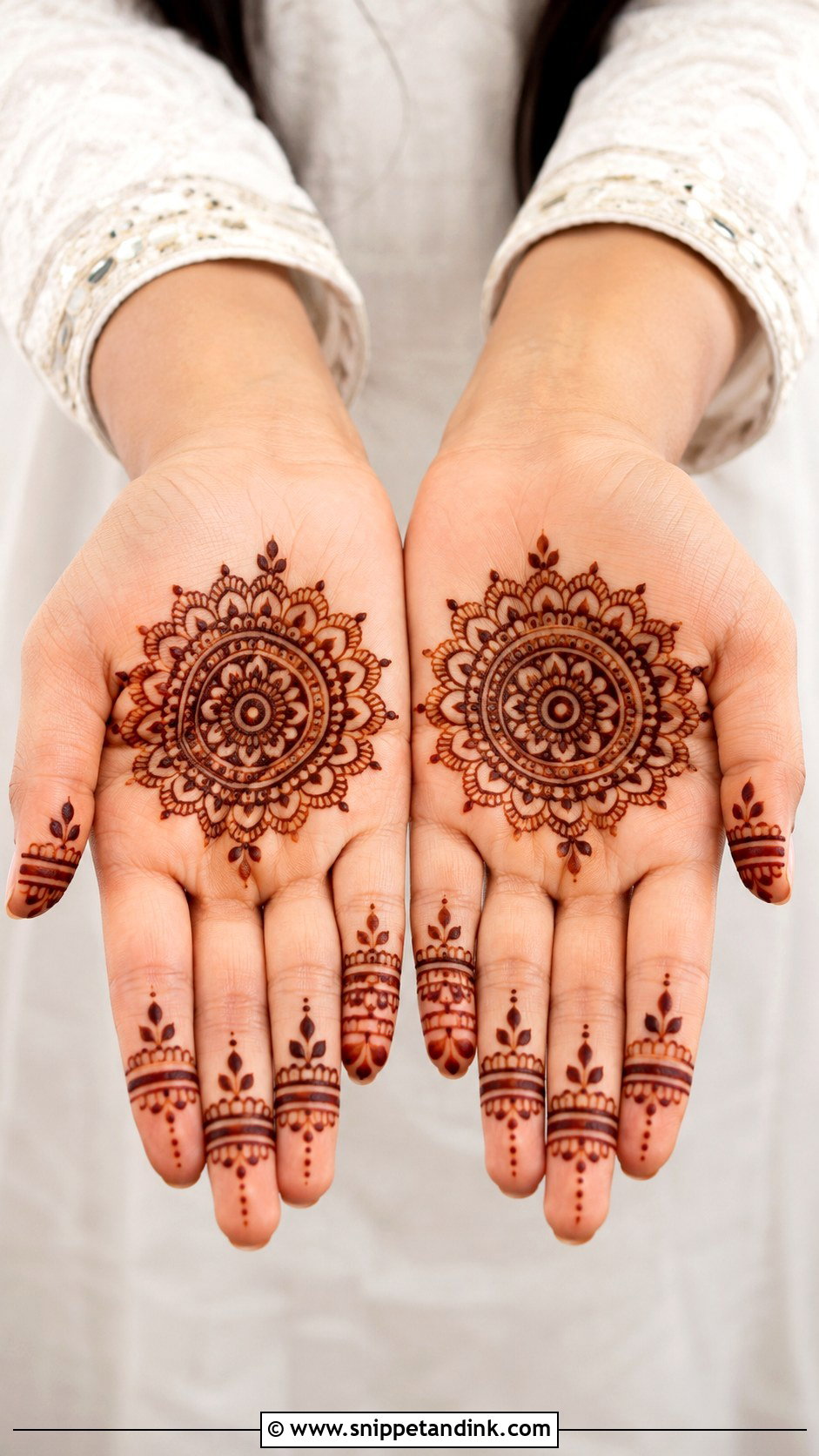 Simple Modern Palm Mehndi Design - Snippet and Ink - 35 Simple Modern Mehndi Designs