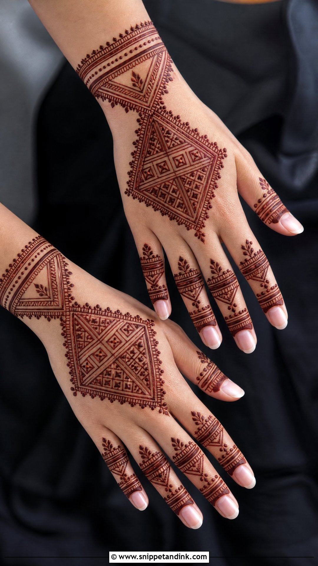 Simple Moroccan Mehndi Design - Snippet and Ink - 30 Simple Beautiful Mehndi Designs
