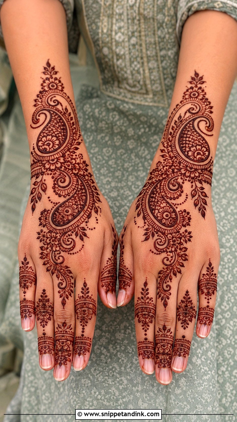 Simple Paisley Backhand Mehndi Design - Snippet and Ink - 35 Simple Backhand Mehndi Designs