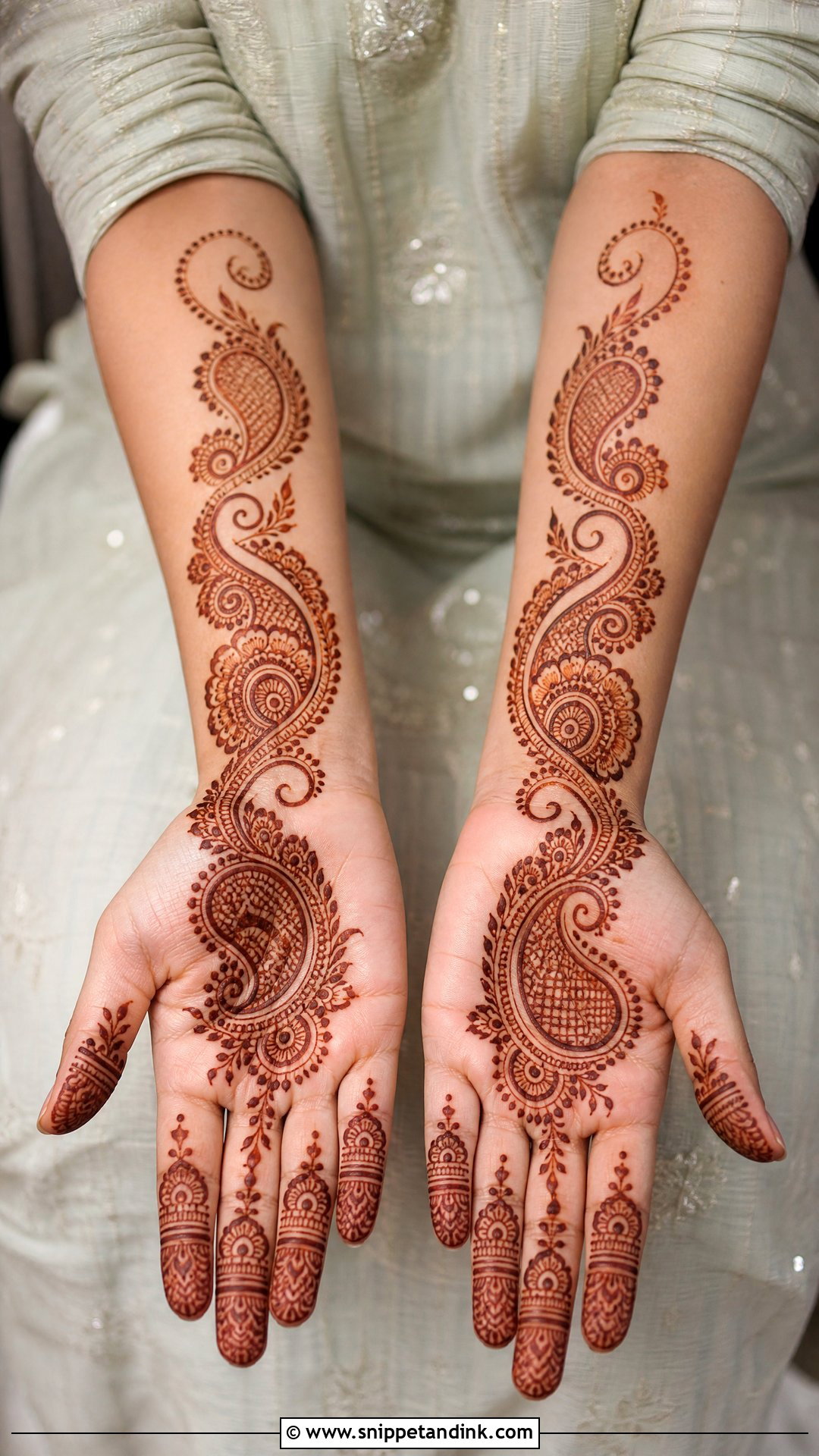 Simple Paisley Bridal Mehndi Design - Snippet and Ink - 30 Simple Bridal Mehndi Designs