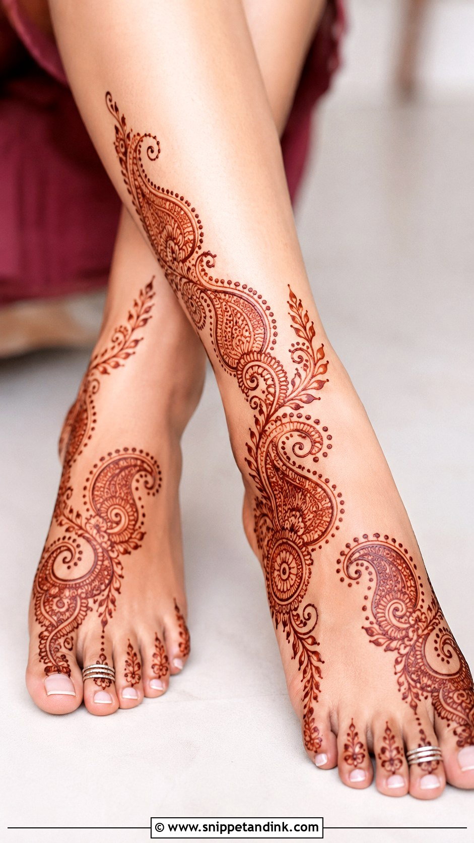 Simple Paisley Leg Mehndi Design - Snippet and Ink - 35 Simple Easy Leg Mehndi Designs
