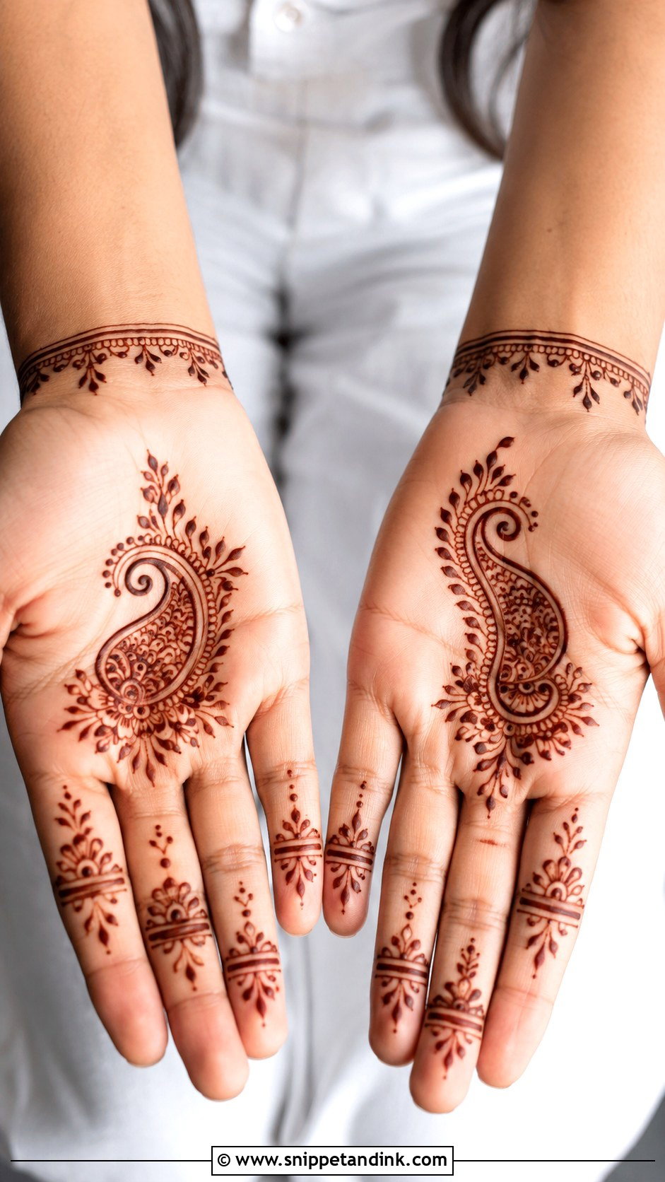 Simple Paisley Mehndi Design - Snippet and Ink - 35 Simple Mehndi Designs
