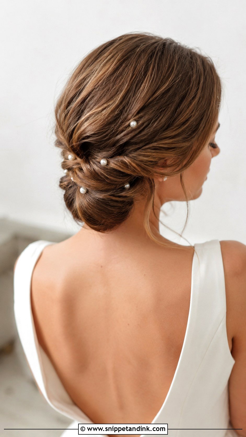 Simple Pearl Pins for Minimalist Looks - Snippet and Ink - 20 Bridal Hair Jewelry Ideas