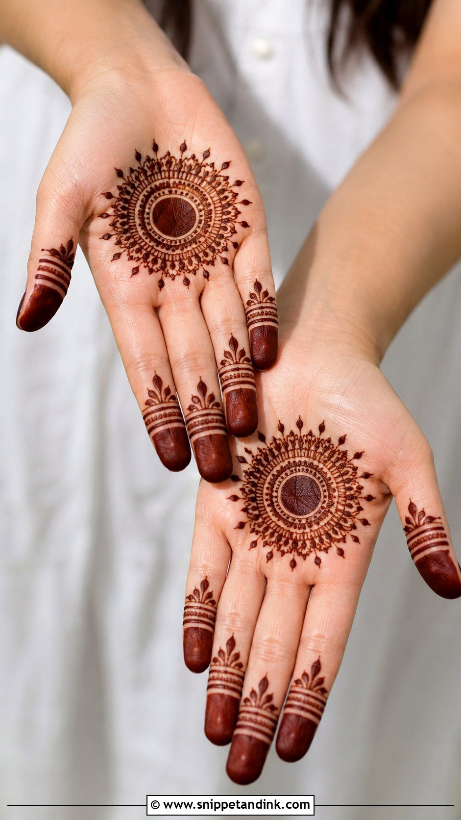 Simple Round Tikki Mehndi Design - Snippet and Ink - 35 Tikki Mehndi Design Ideas