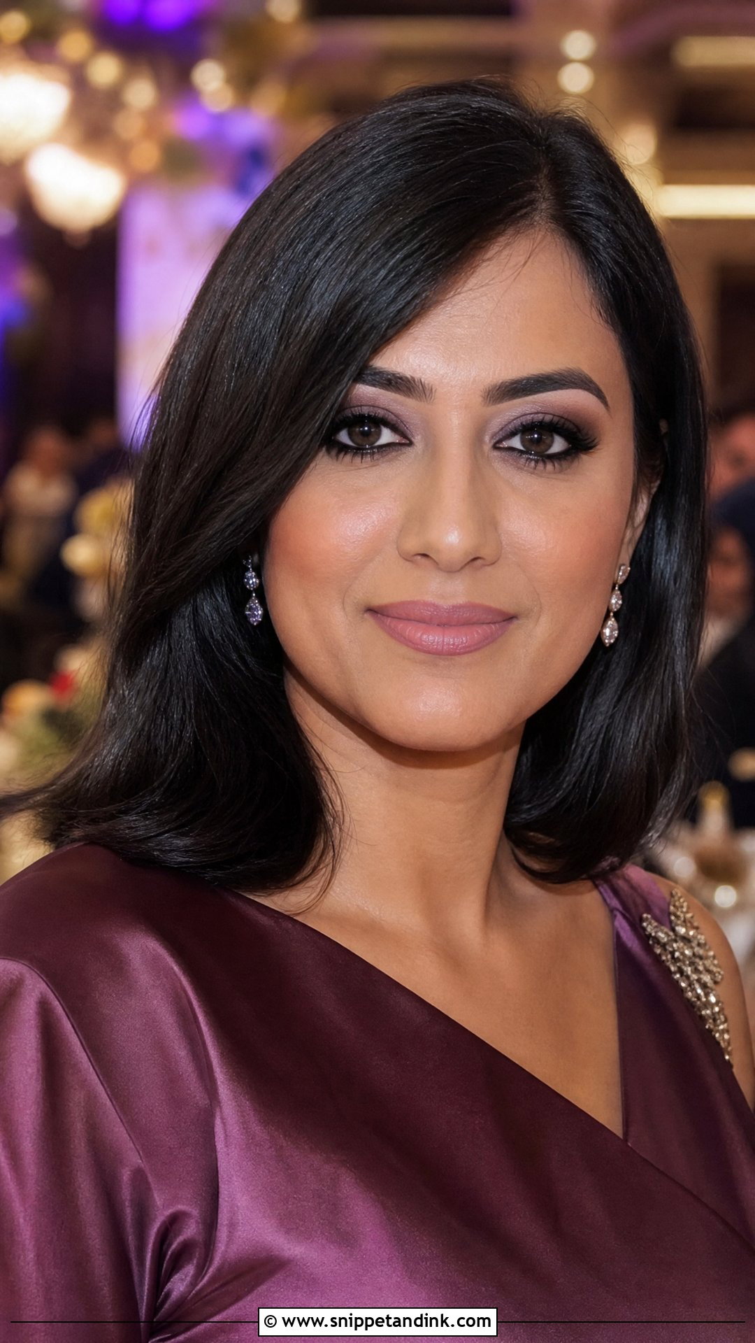 Simple Smokey Eye Wedding Guest Makeup - Snippet and Ink - 20 Easy Wedding Guest Makeup Ideas