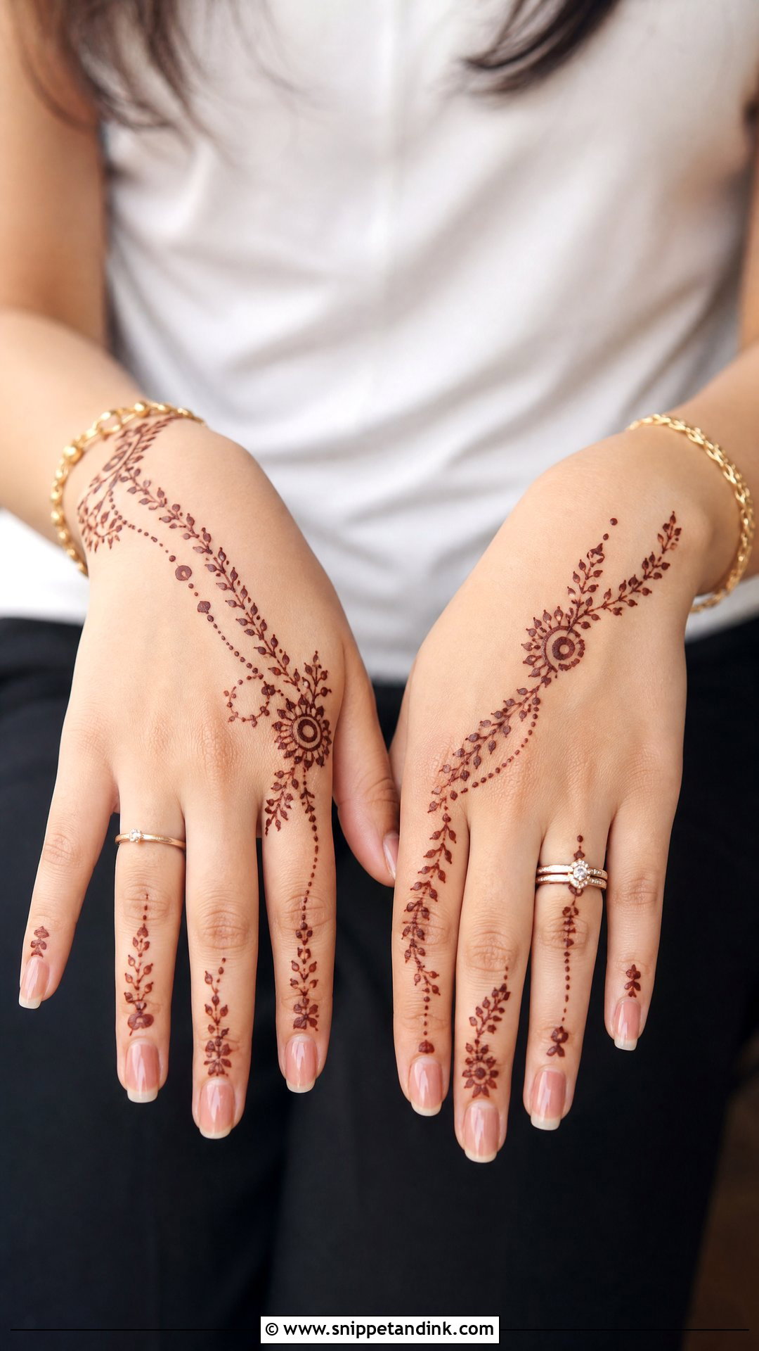 Simple Teen Mehndi Design - Snippet and Ink - 30 Simple and Stylish Mehndi Designs