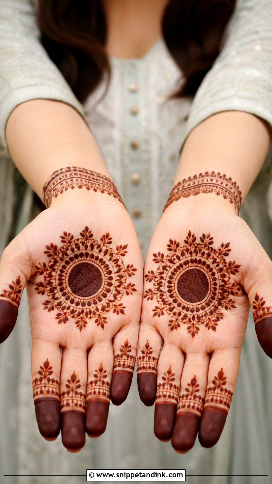 Simple Tikki Mehndi Design - Snippet and Ink - 35 Simple Aesthetic Mehndi Designs