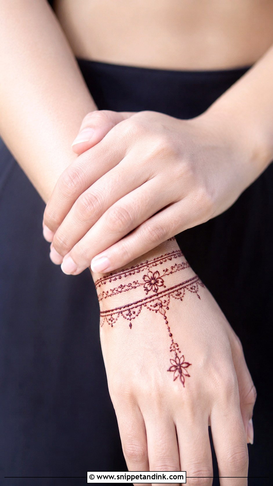 Simple Wrist Mehndi Design - Snippet and Ink - 35 Simple Aesthetic Mehndi Designs