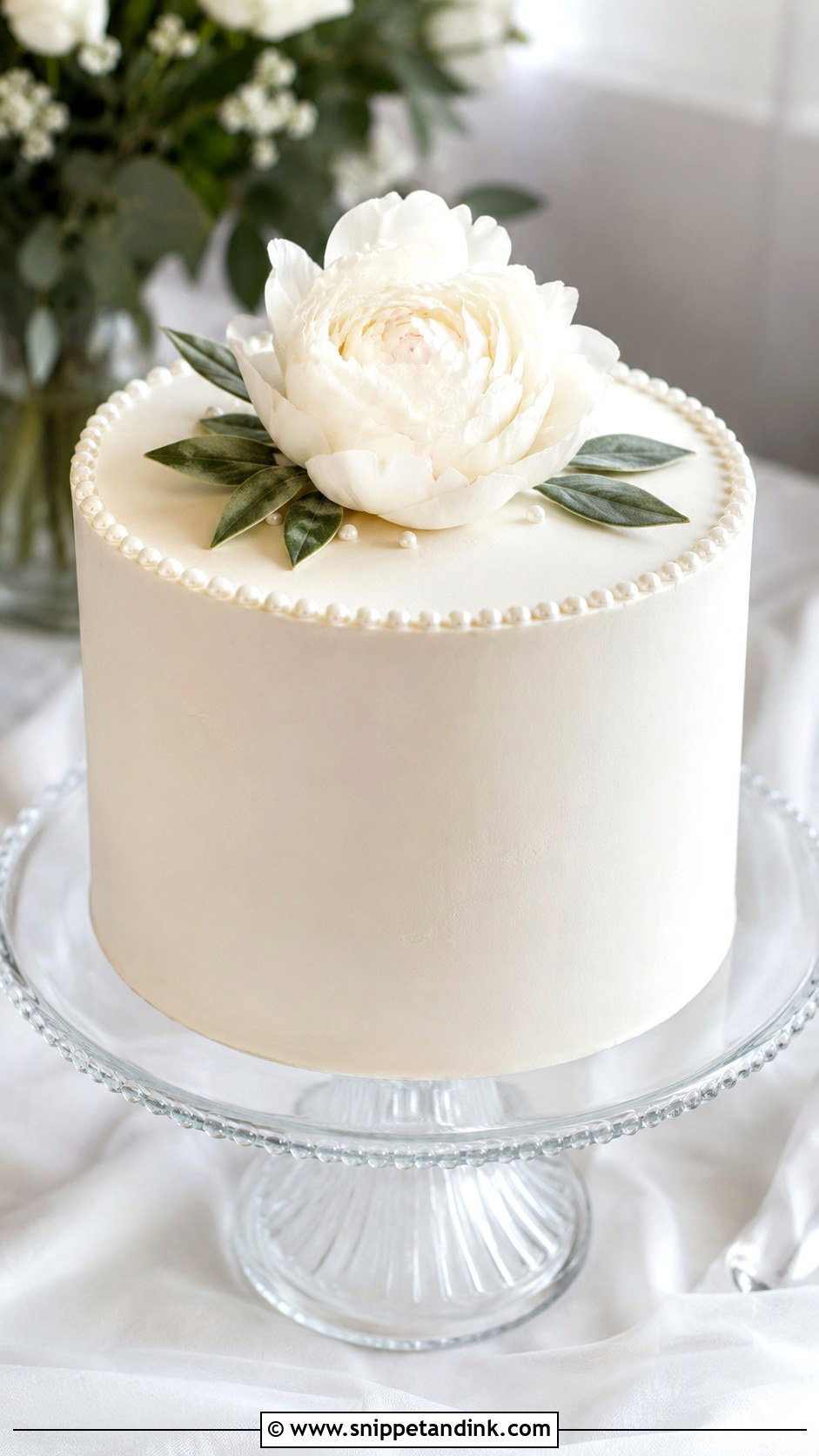 Single Tier Wedding Cake - Snippet and Ink - 20 Easy Wedding Cake Designs
