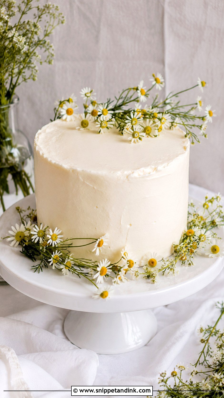 Small Chamomile Wedding Cake - Snippet and Ink - 20 Chamomile Wedding Cake Ideas