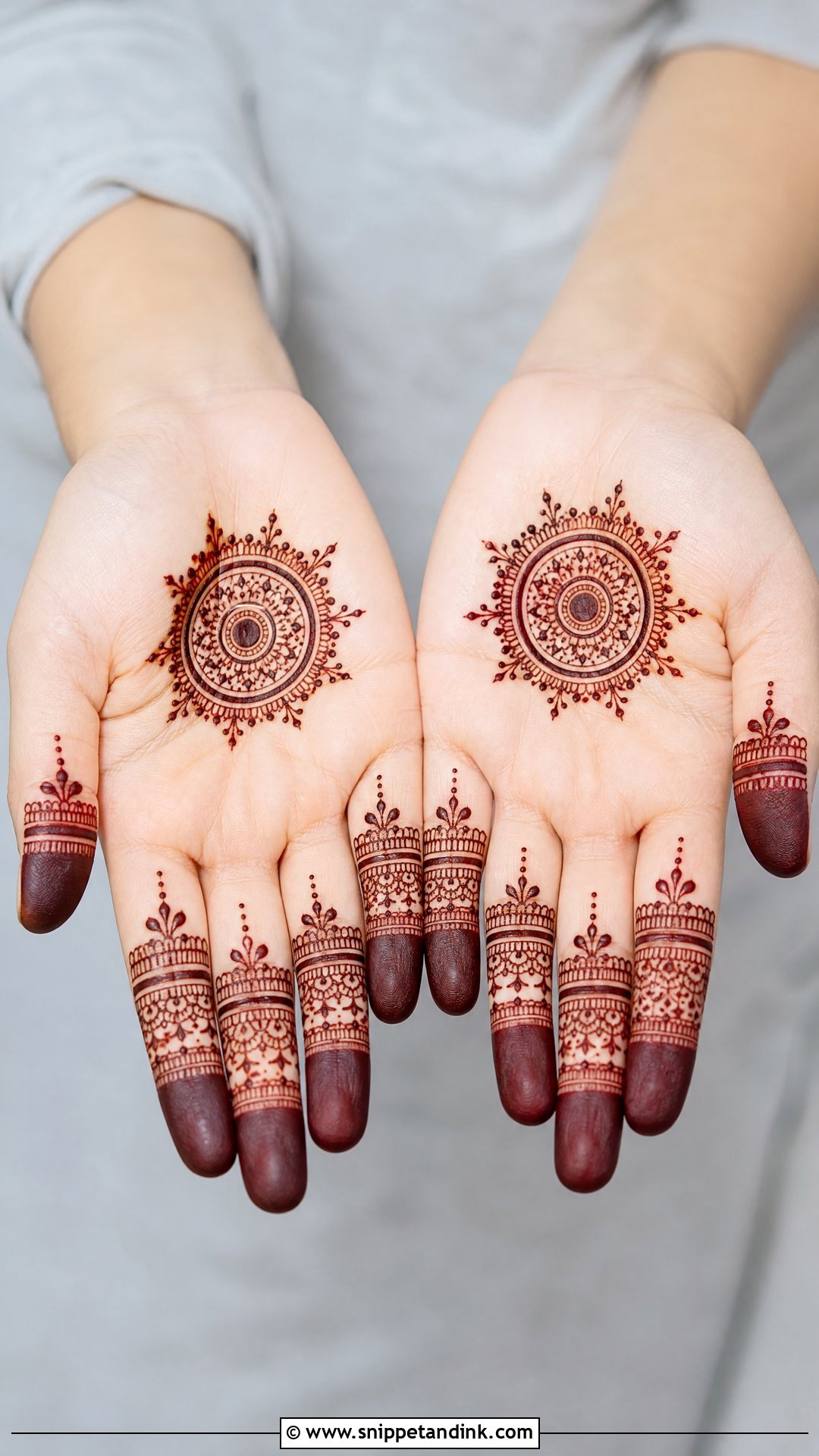 Small Palm Finger Mehndi Design - Snippet and Ink - 30 Small Palm Mehndi Designs