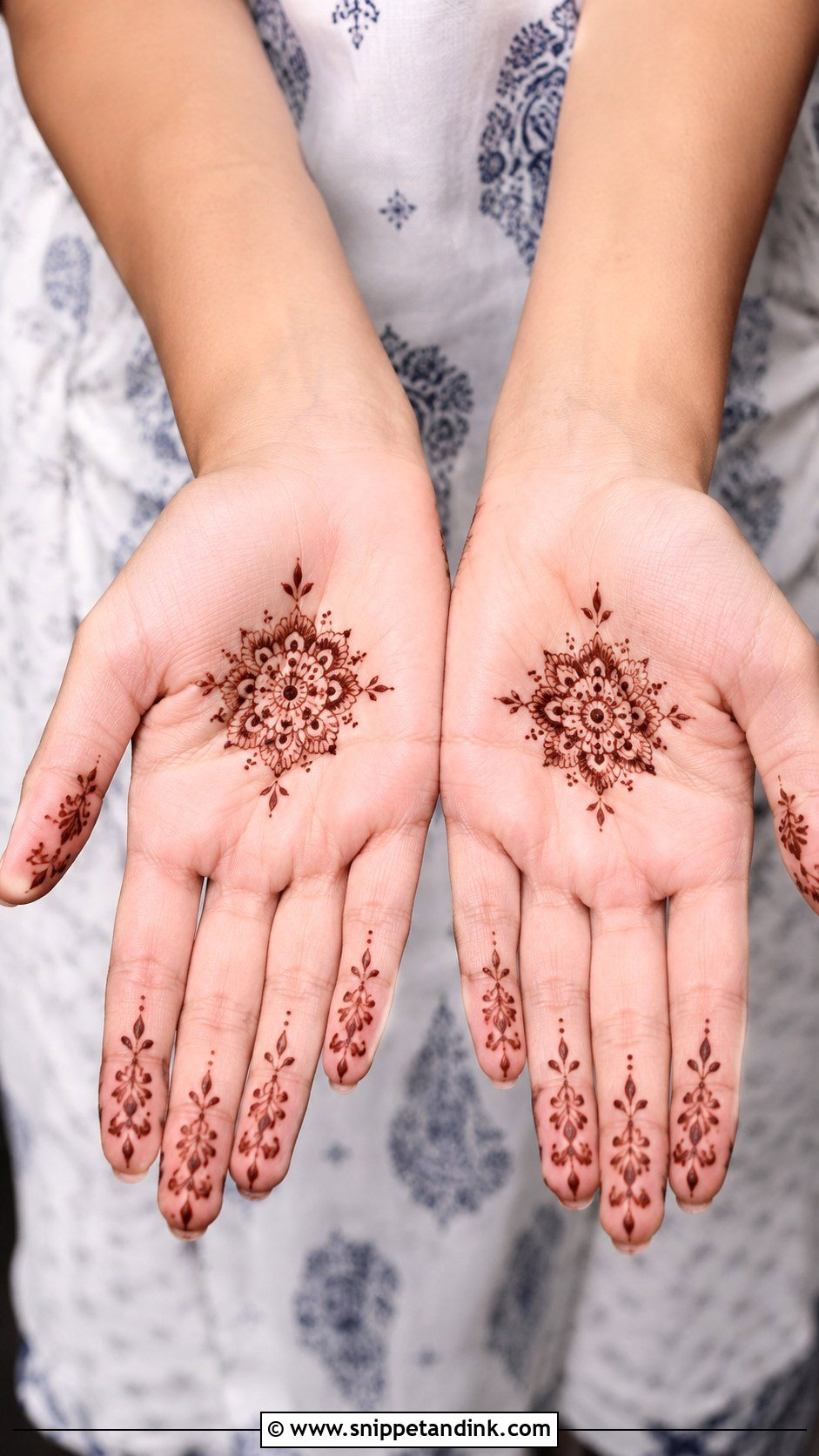 Small Palm Mehndi Design - Snippet and Ink - 35 Only Palm Mehndi Design Ideas