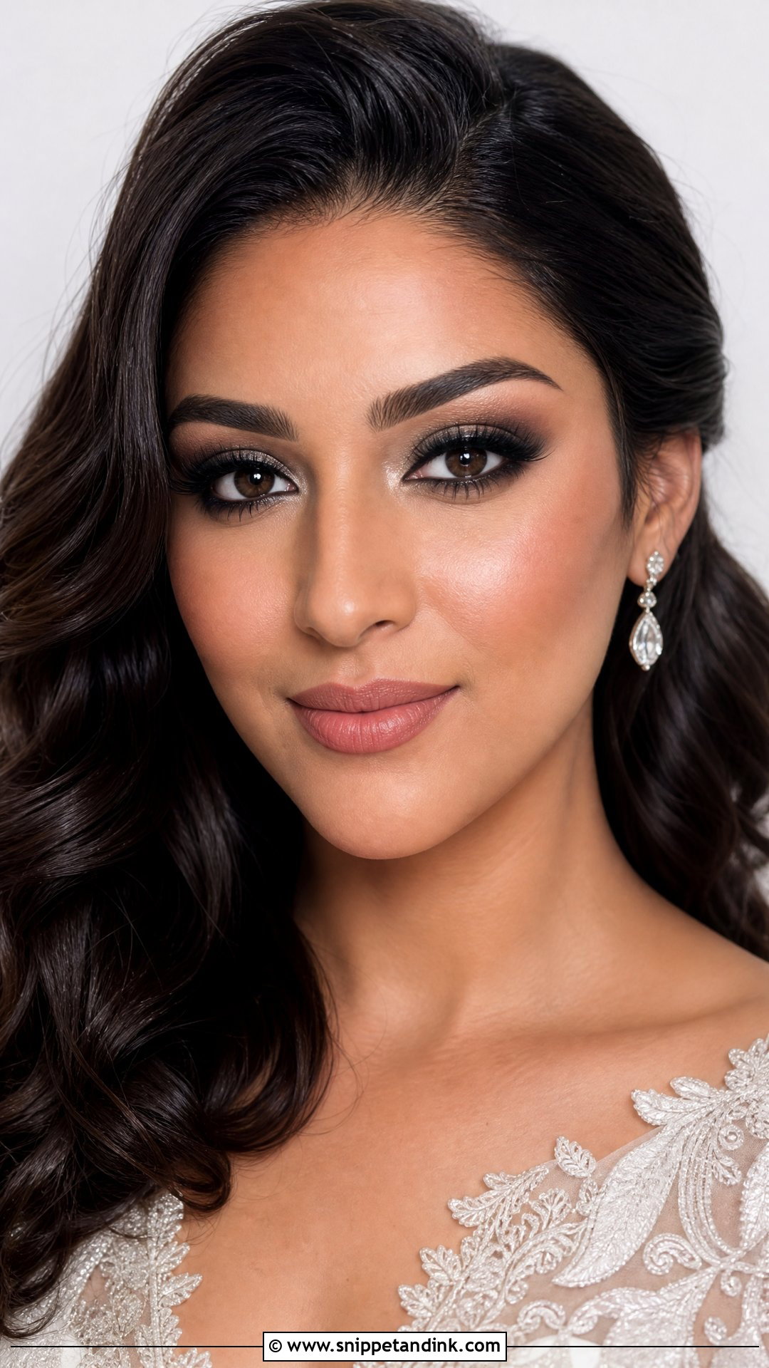 Smokey Eye Wedding Makeup - Snippet and Ink - 35 Wedding Makeup Ideas