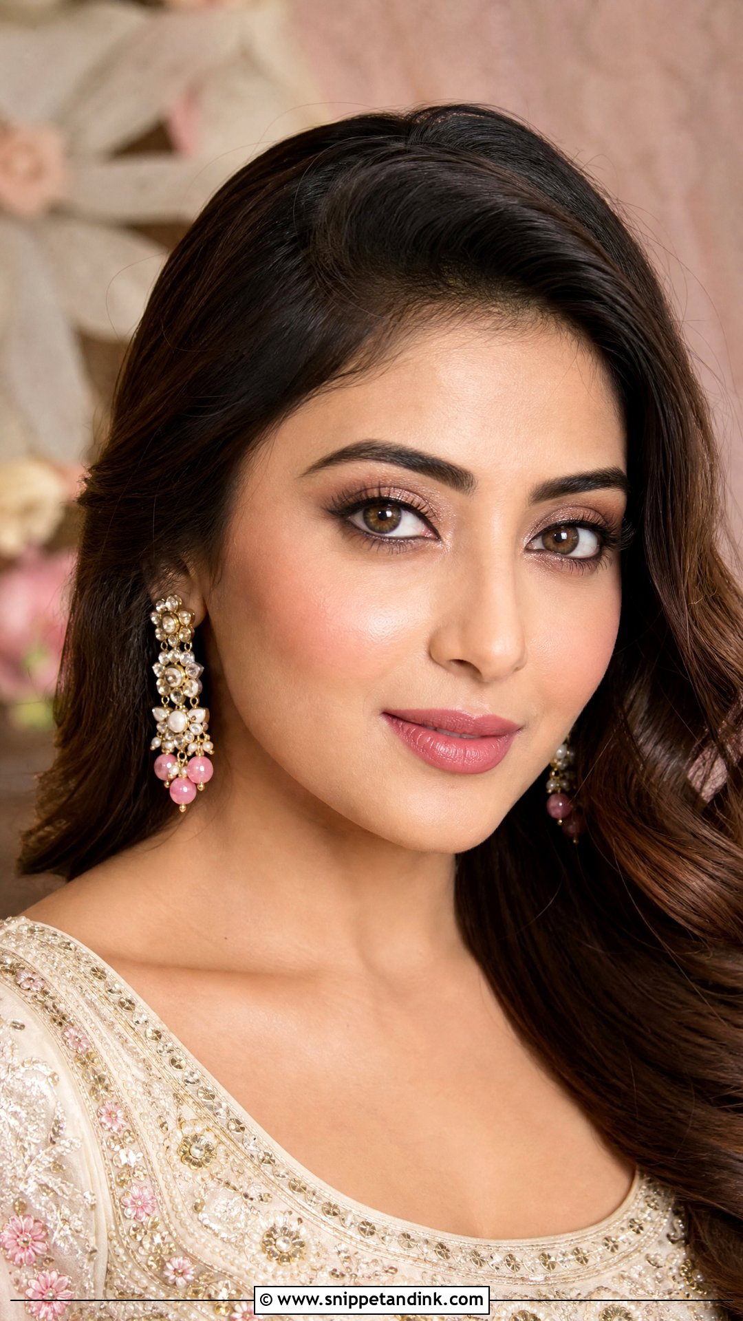Soft Glam Indian Bridal Makeup - Snippet and Ink - 20 Indian Bride Makeup Bridal Looks