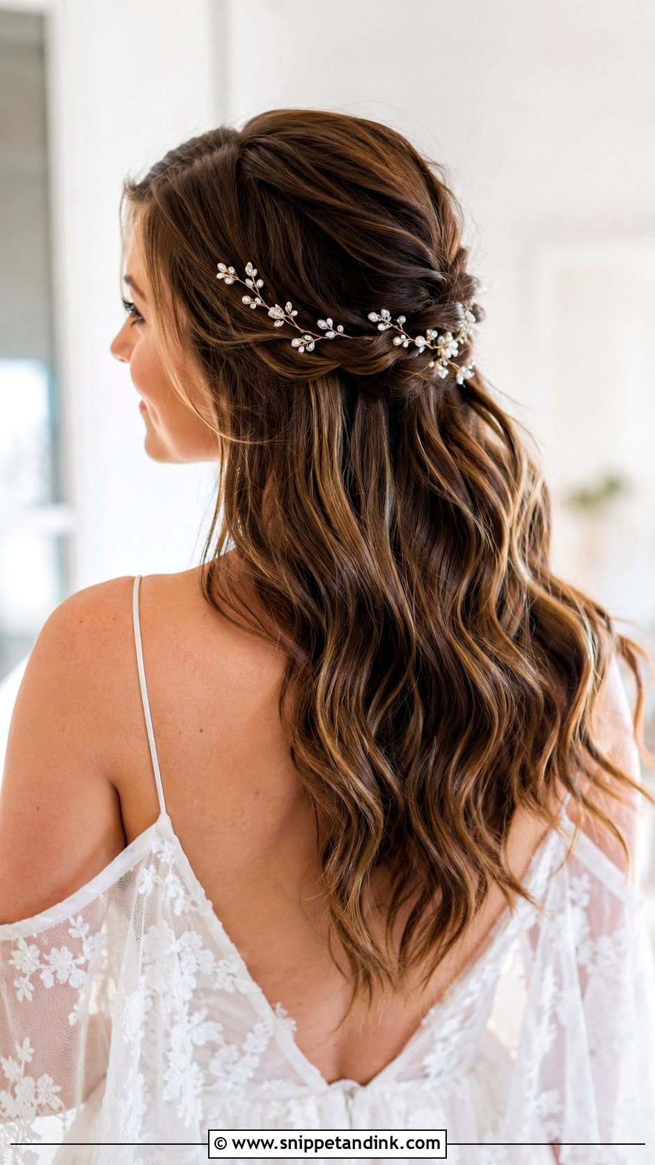 Soft Romantic Waves for Brides - Snippet and Ink - 25 Simple Bridal Hairstyle Ideas