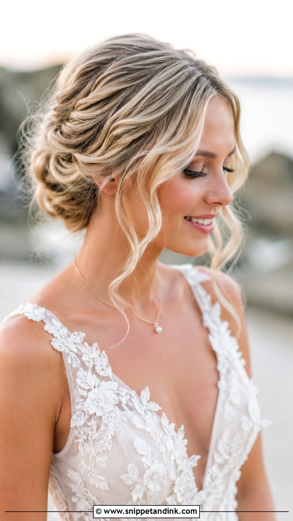 Soft Waves Pinned Updo - Snippet and Ink - 30 Brautfrisur Hochgesteckt Ideas