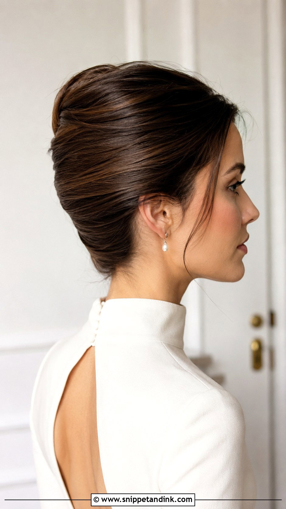 Soft Waves Wedding Hairstyle - Snippet and Ink - 15 Minimalist Wedding Hairstyles