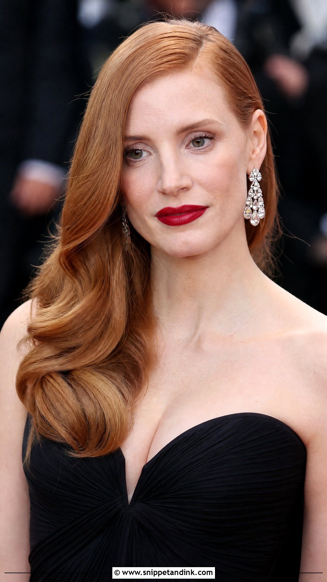 Straight Hollywood Waves for Wedding Guest - Snippet and Ink - 20 Straight Hairstyles Wedding Guest