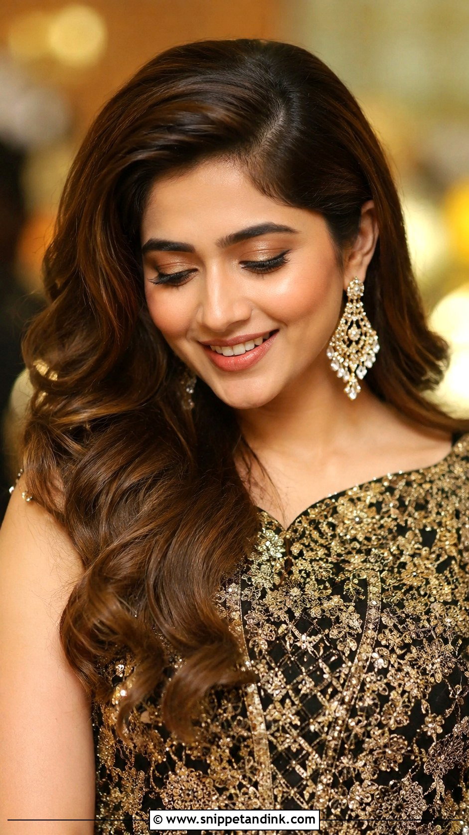 Straight Open Hair With Deep Side Part and Waves - Snippet and Ink - 30 Straight Open Hairstyles Indian Wedding