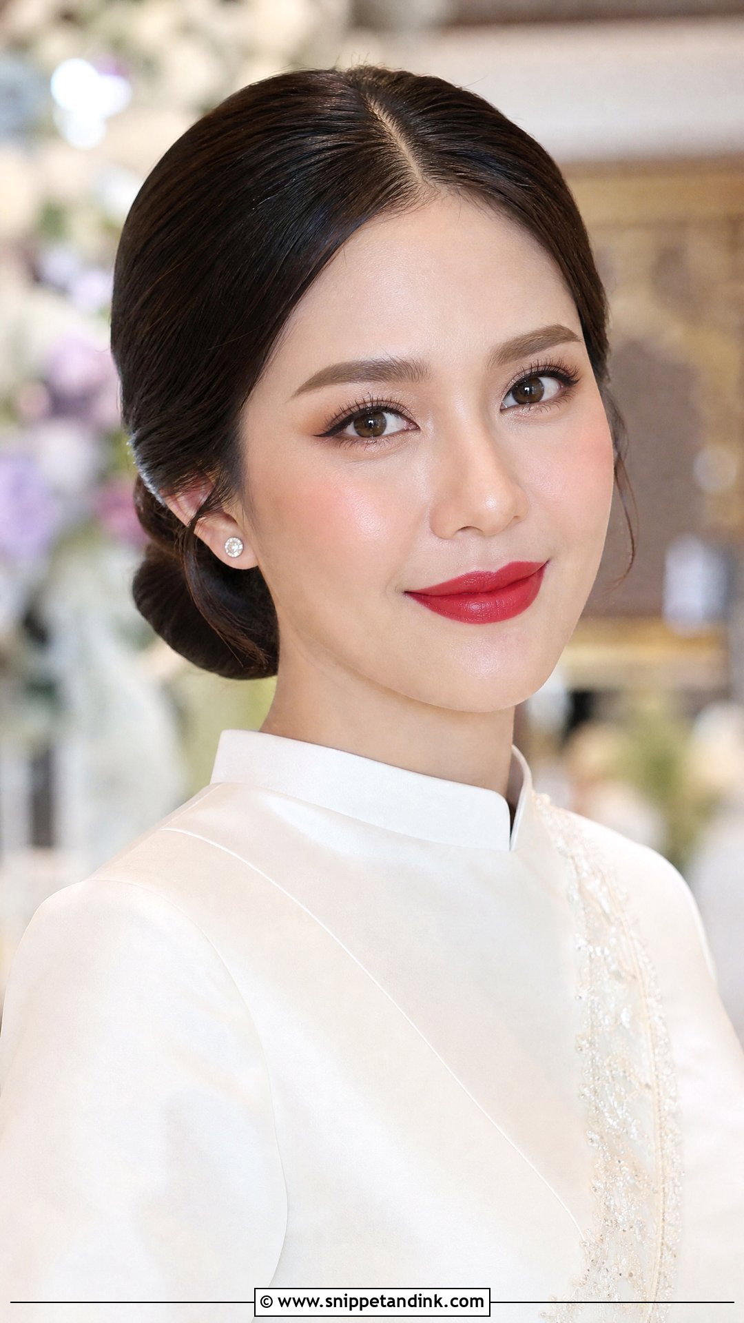 Thai Bridal Makeup With Red Lips - Snippet and Ink - 25 Thai Wedding Makeup Looks