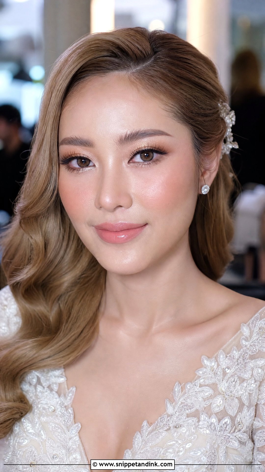 Thai Wedding Makeup With Champagne Eyeshadow - Snippet and Ink - 25 Thai Wedding Makeup Looks