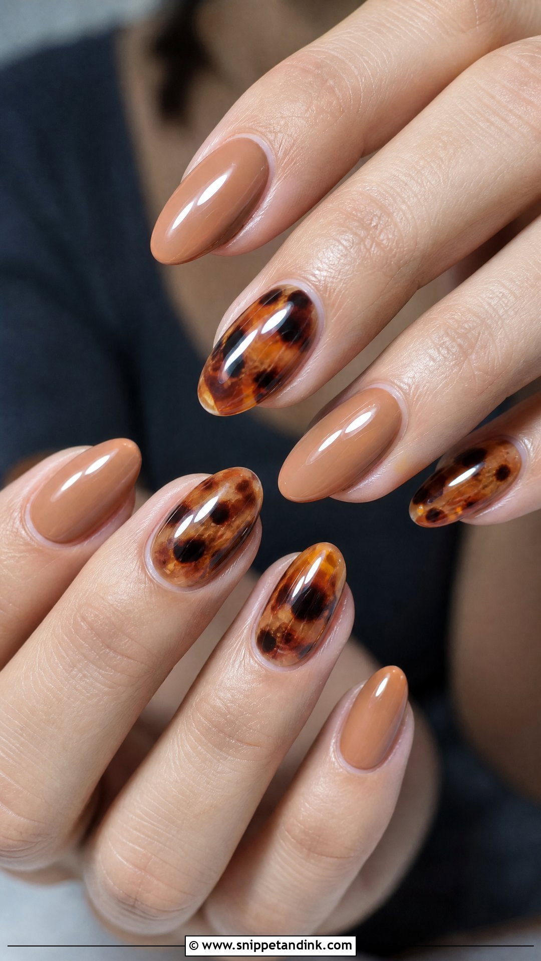 Tortoise Shell Fall Wedding Guest Nails - Snippet and Ink - 25 Fall Wedding Nails for Guest