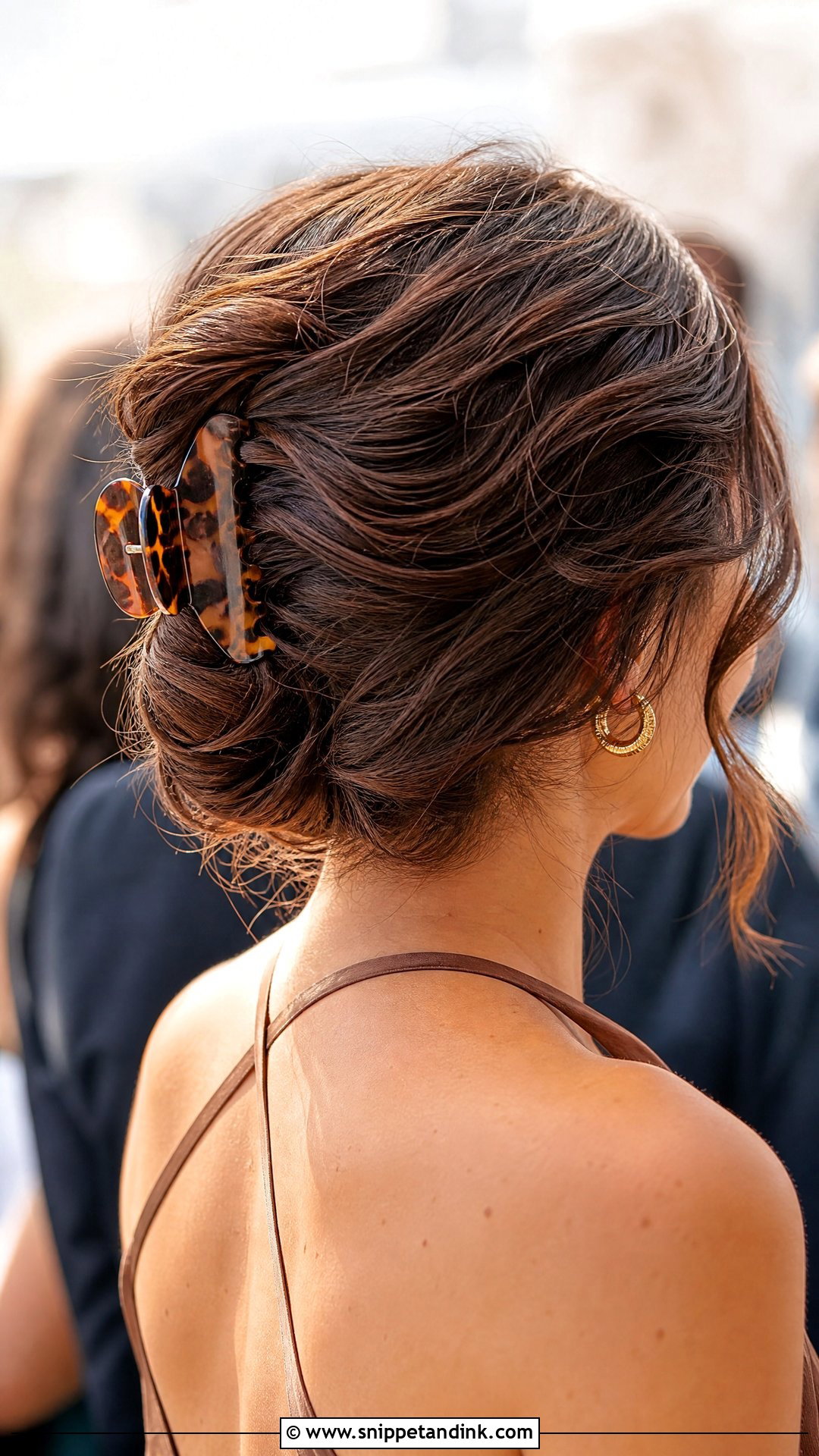 Tortoiseshell Claw Clip for Wedding Guests - Snippet and Ink - 20 Wedding Guest Hair Accessories