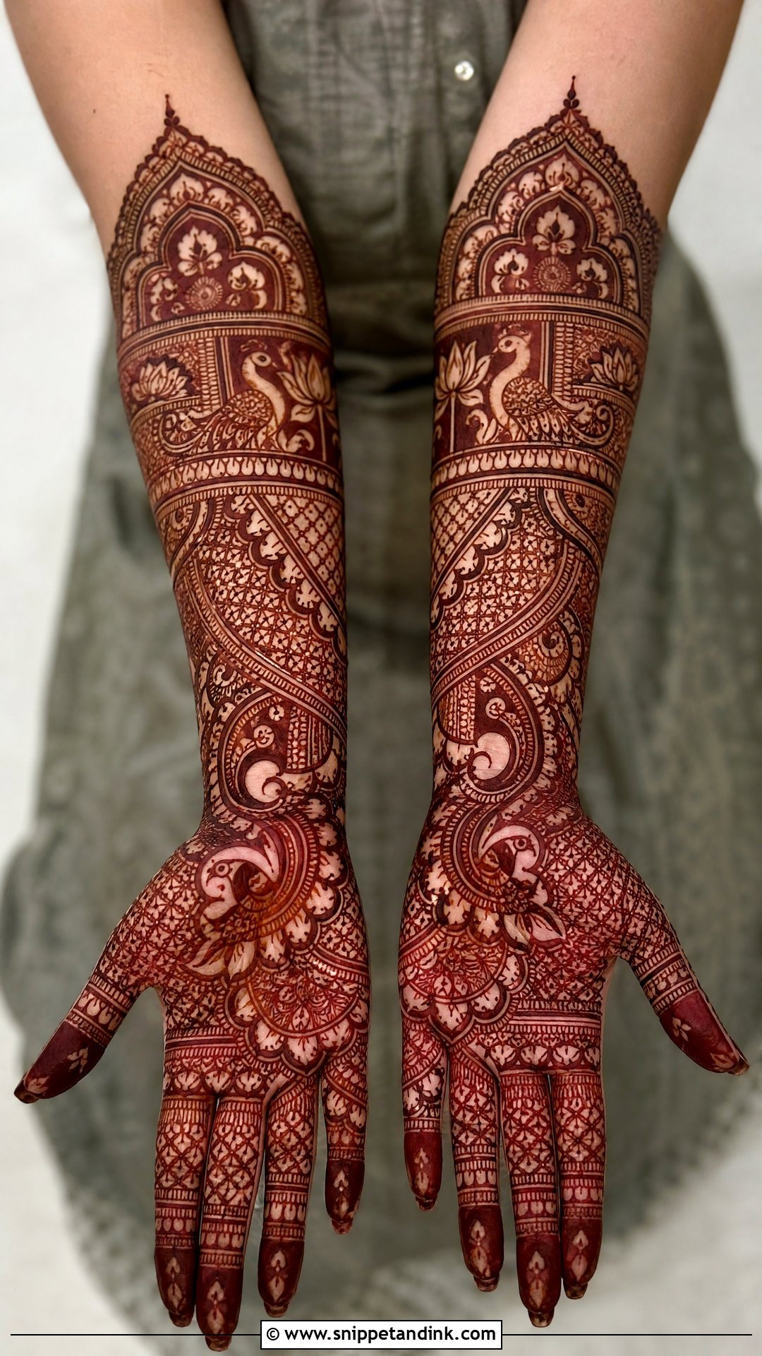 Traditional Bajuband Mehndi Design - Snippet and Ink - 20 Bajuband Mehndi Design Ideas